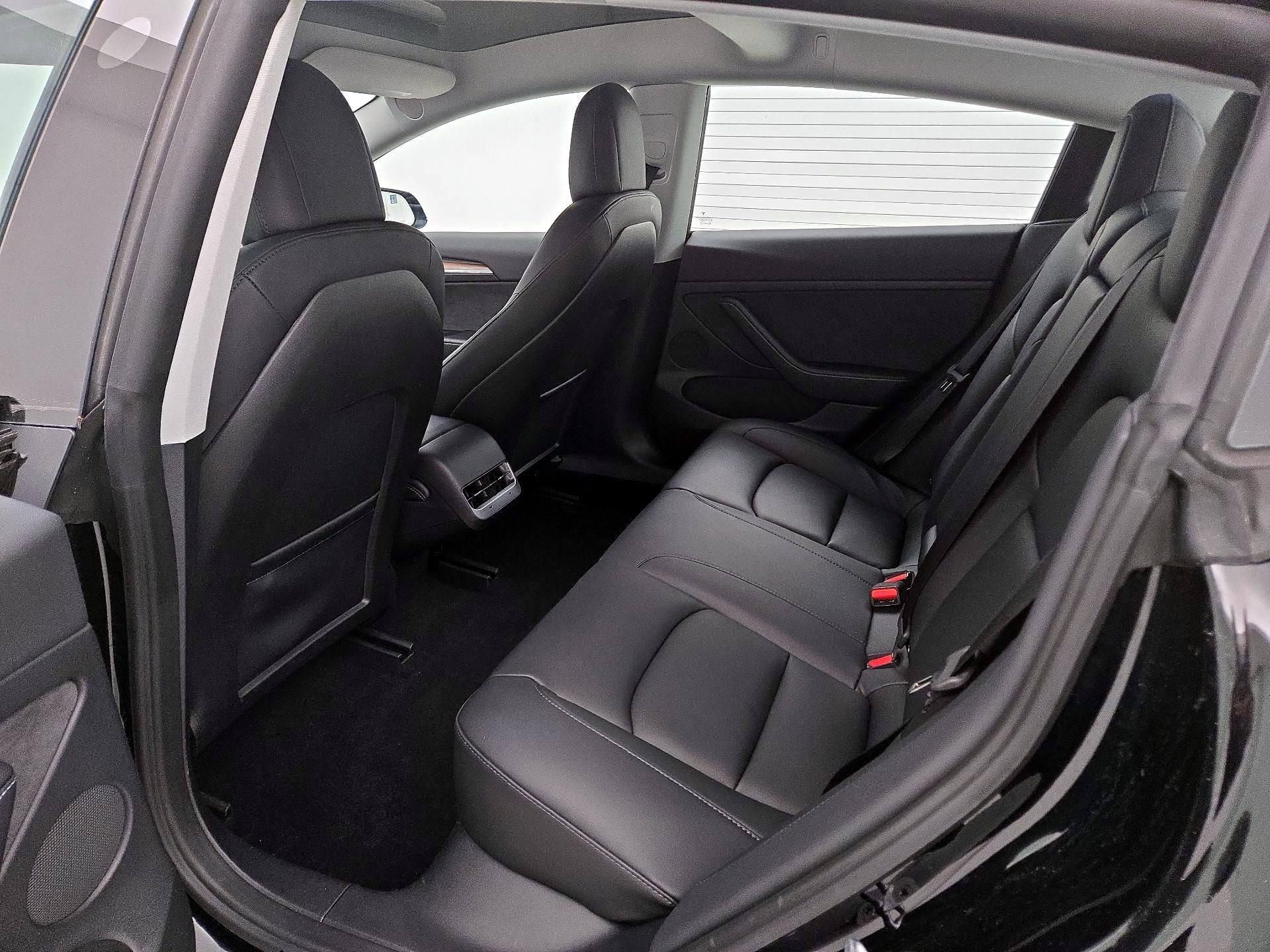 Thumbnail: 2023 Tesla Model 3 - 19