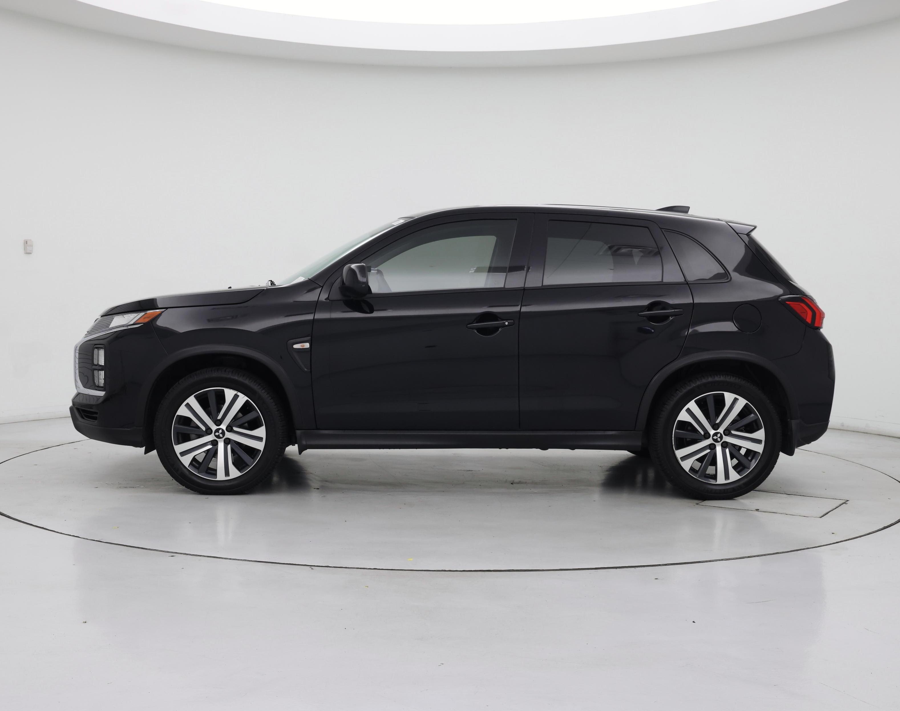 Thumbnail: 2022 Mitsubishi Outlander Sport - 3