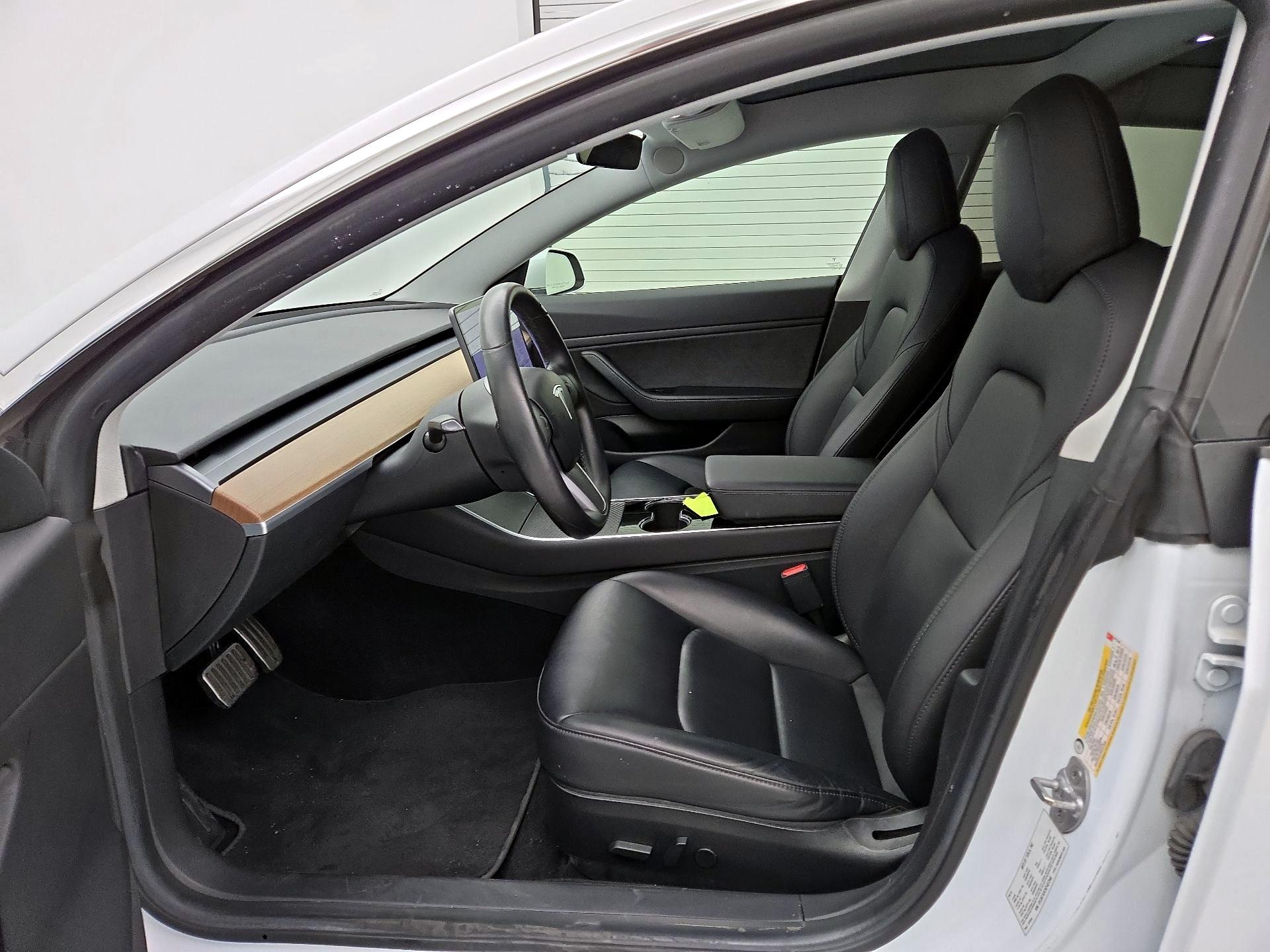 Thumbnail: 2019 Tesla Model 3 - 11
