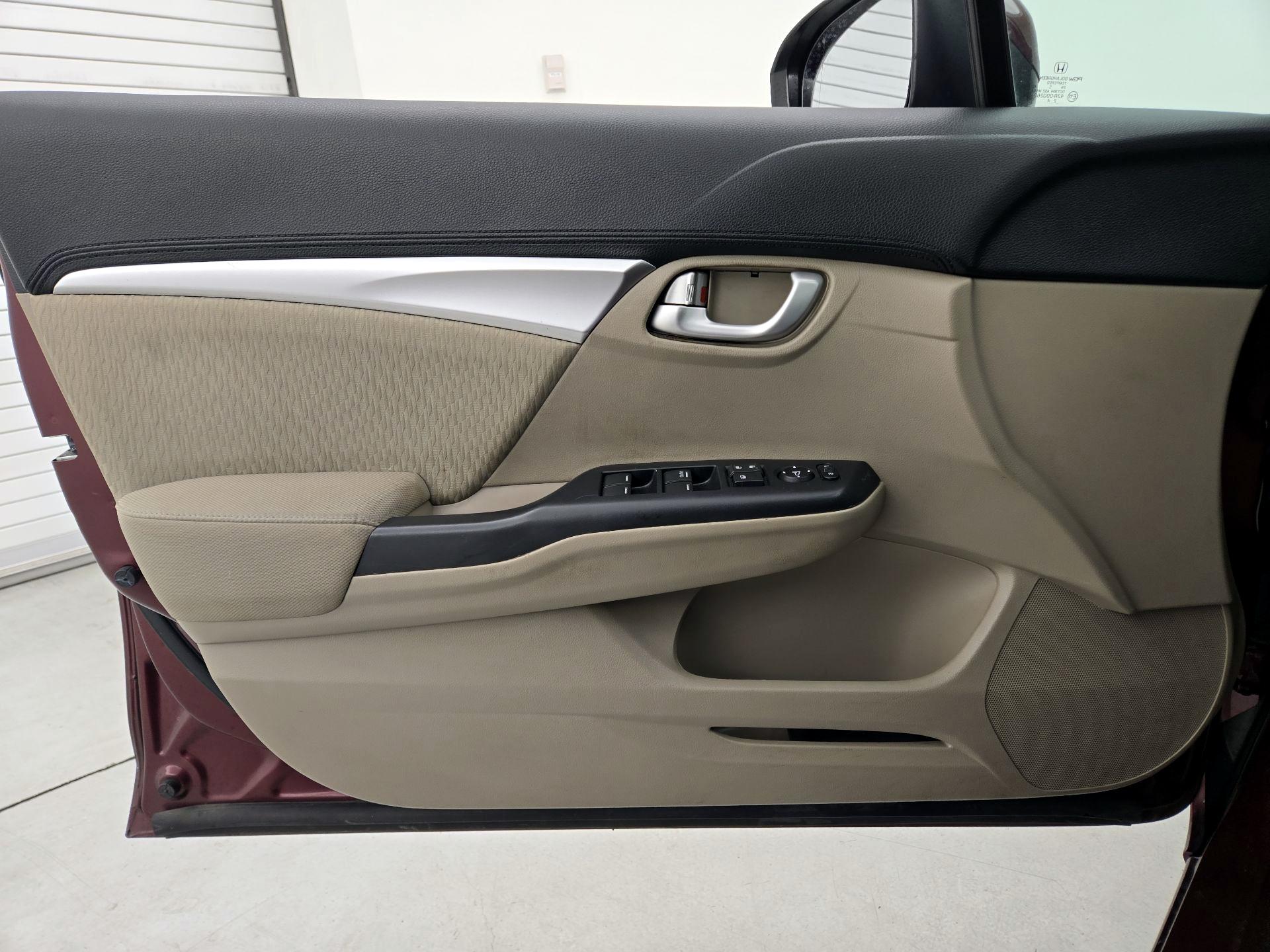 Thumbnail: 2015 Honda Civic - 12