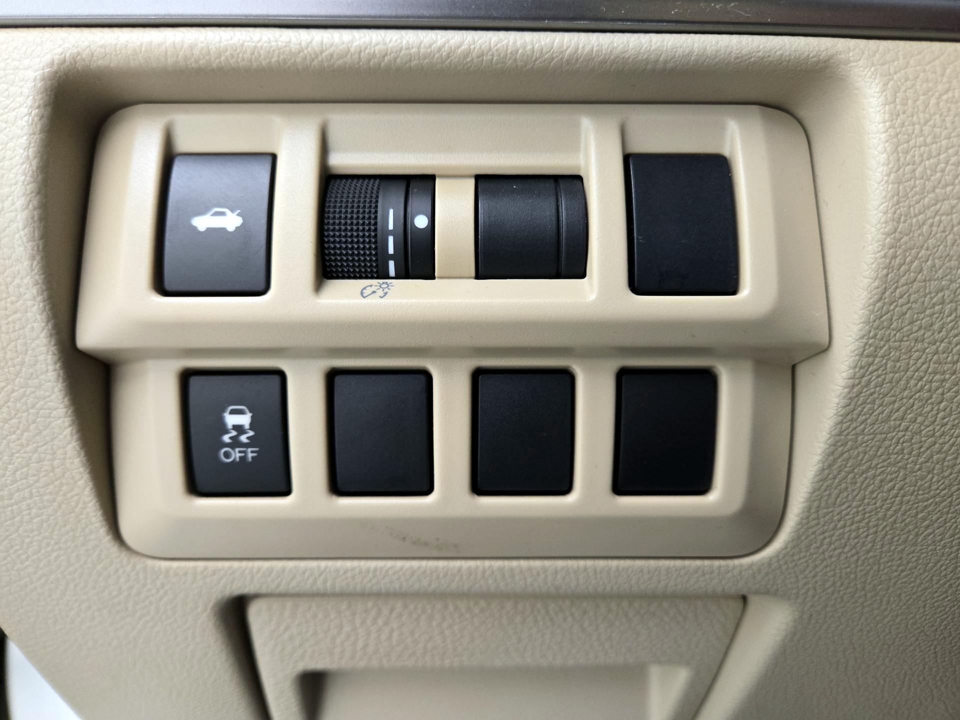 Thumbnail: 2015 Subaru Legacy - 13