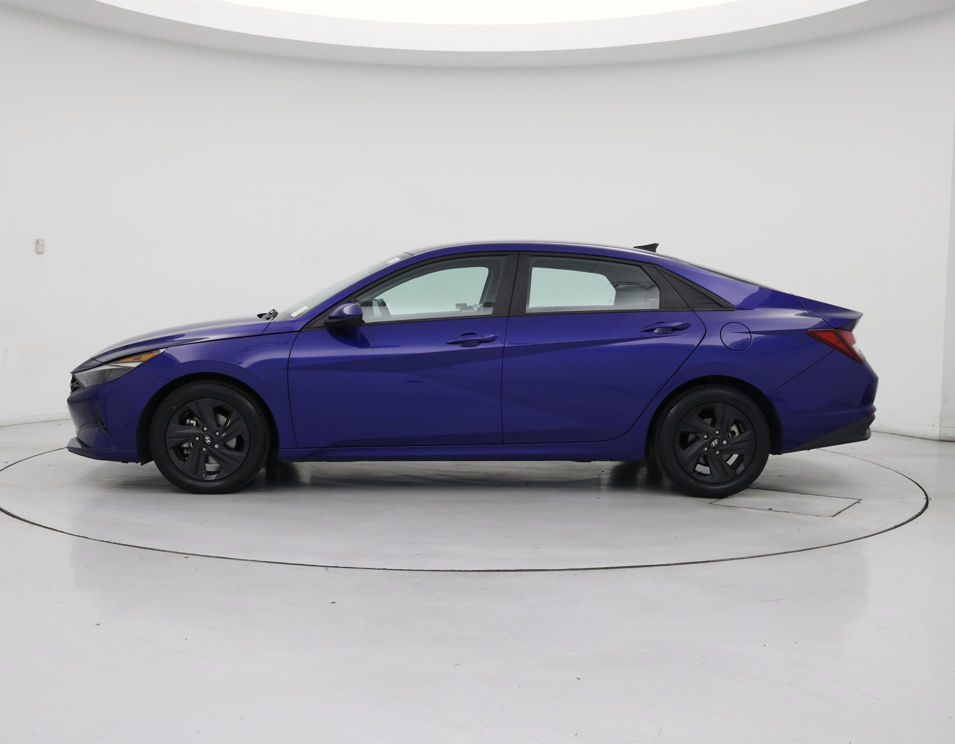 Thumbnail: 2022 Hyundai Elantra - 3