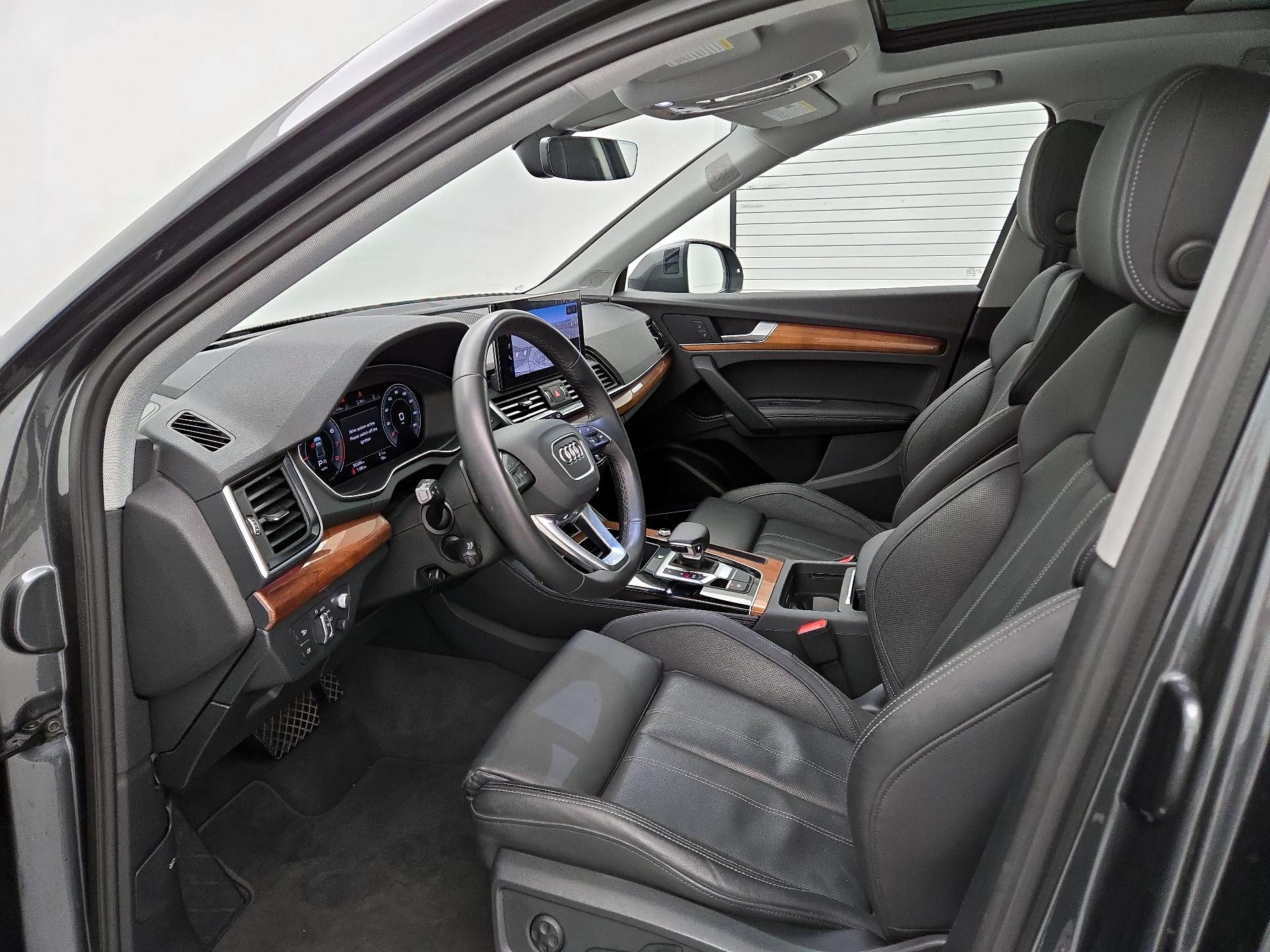 Thumbnail: 2022 Audi Q5 - 11