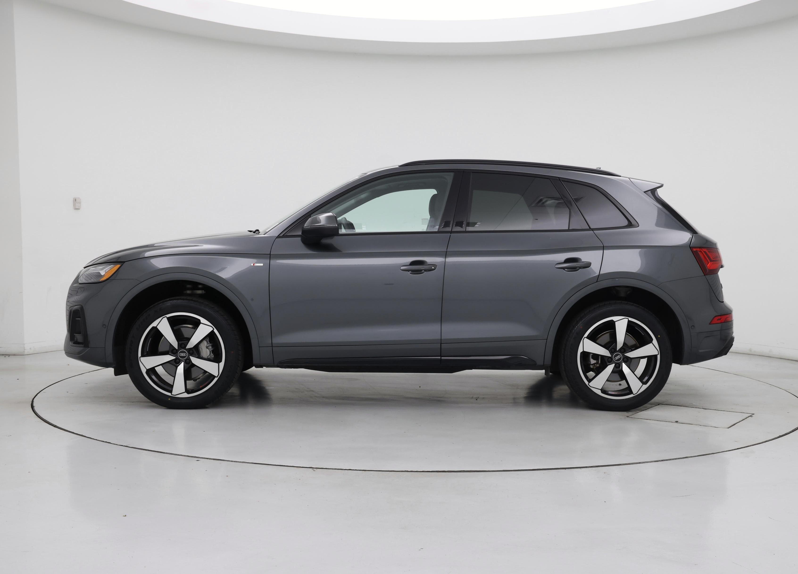 Thumbnail: 2022 Audi Q5 - 3