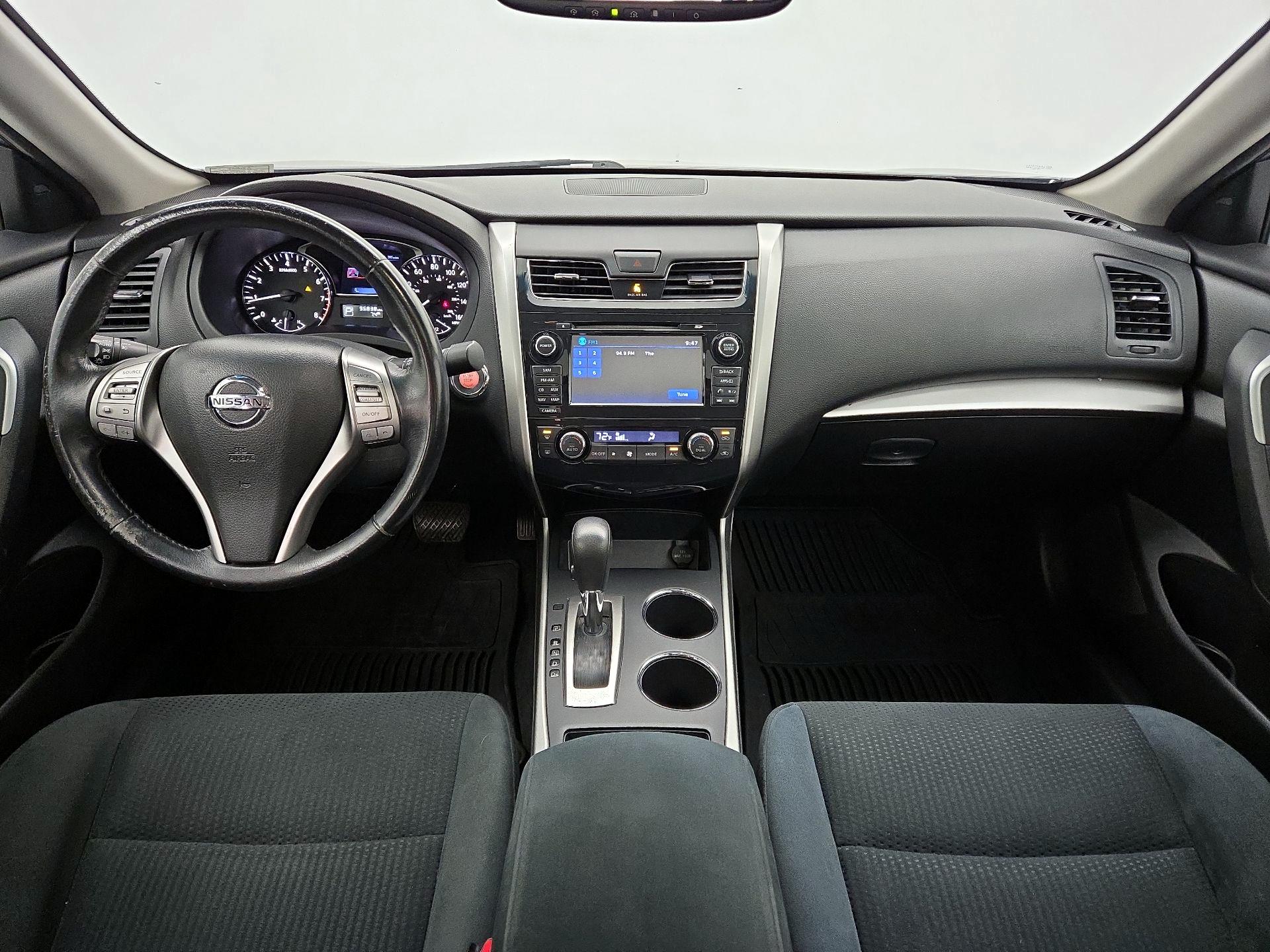 Thumbnail: 2015 Nissan Altima - 9