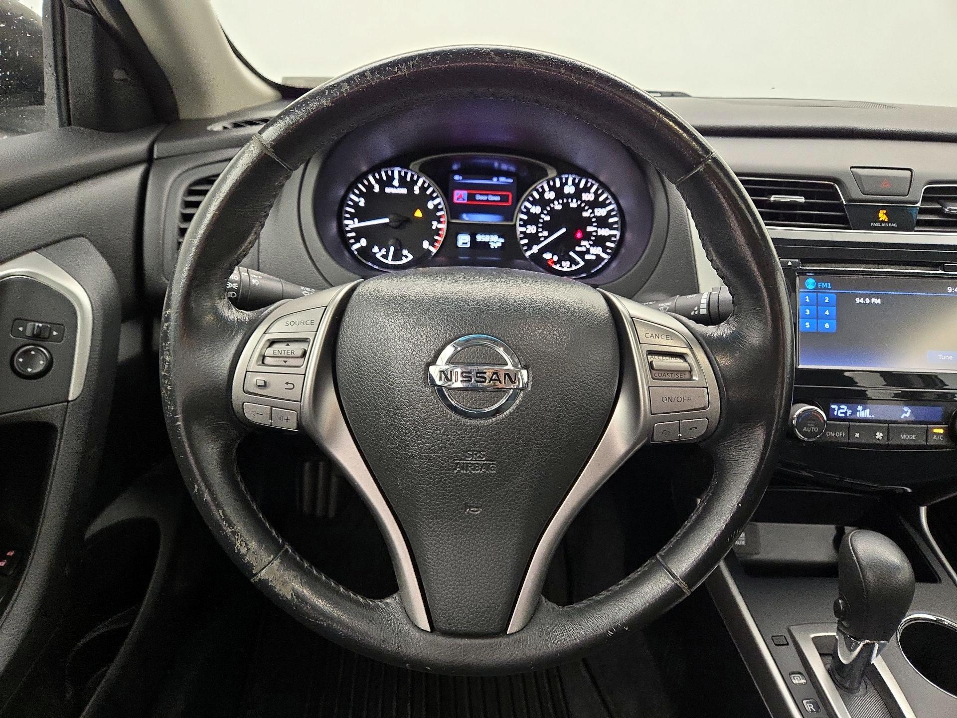Thumbnail: 2015 Nissan Altima - 10