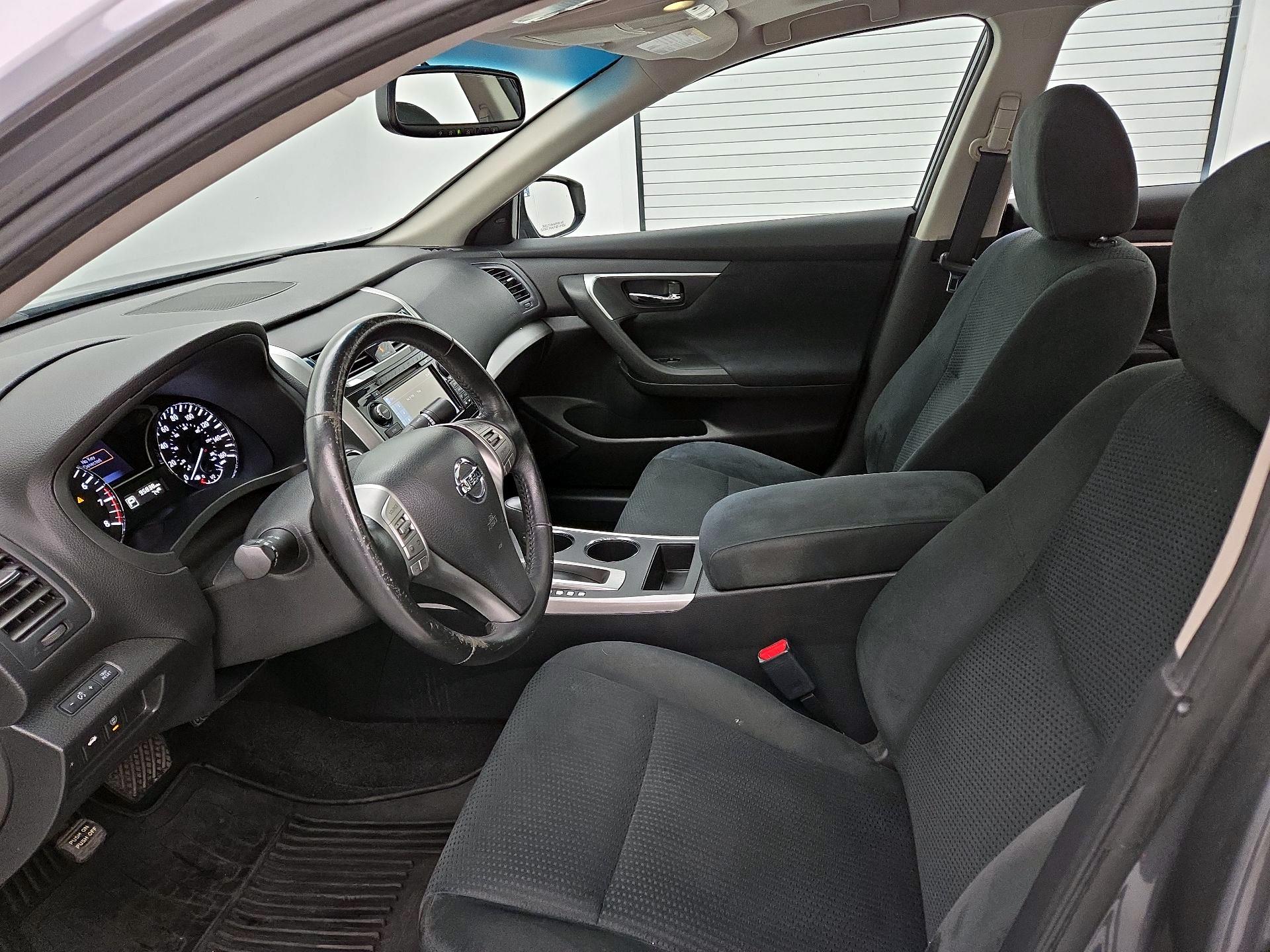 Thumbnail: 2015 Nissan Altima - 11