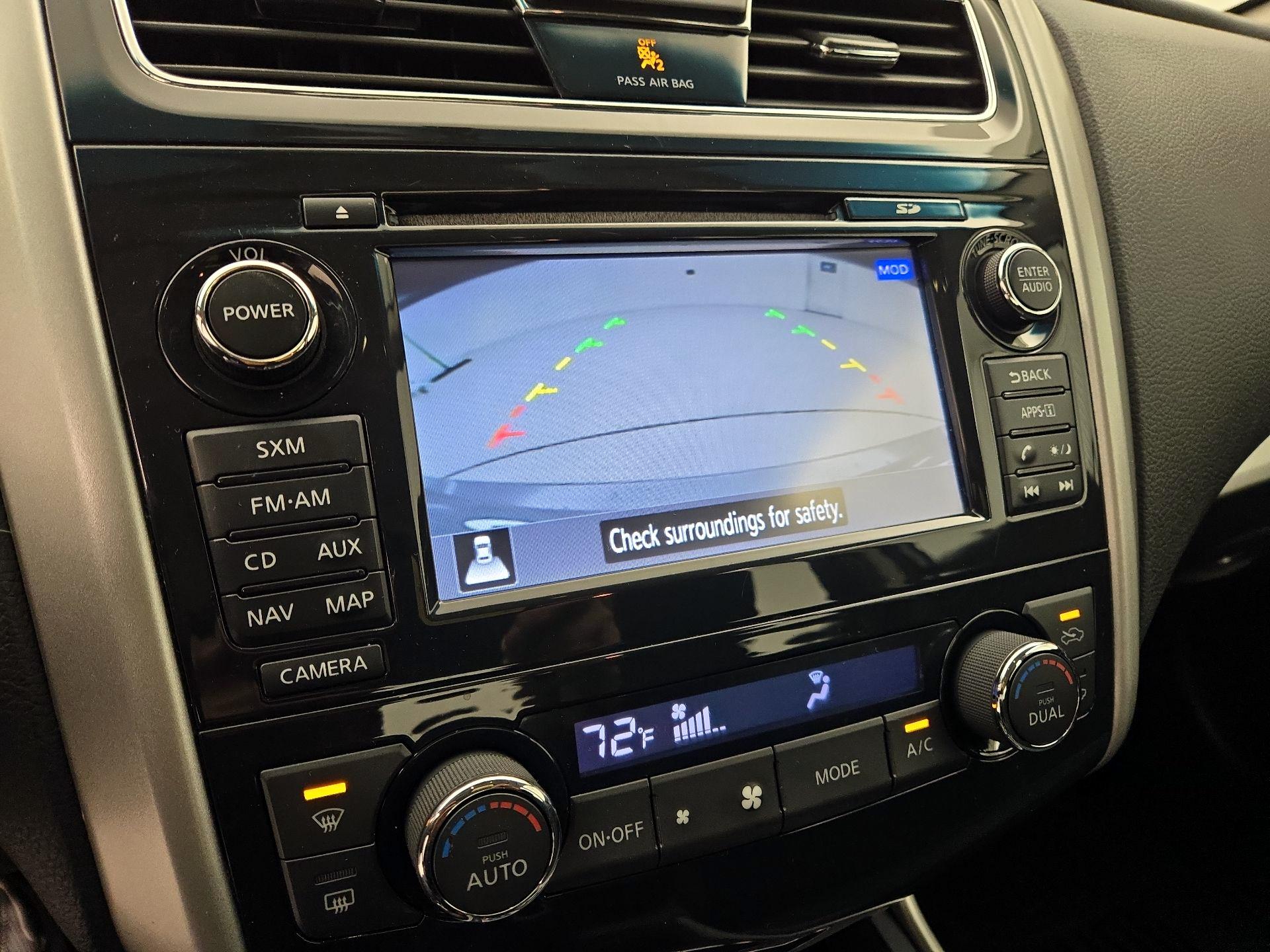 Thumbnail: 2015 Nissan Altima - 15