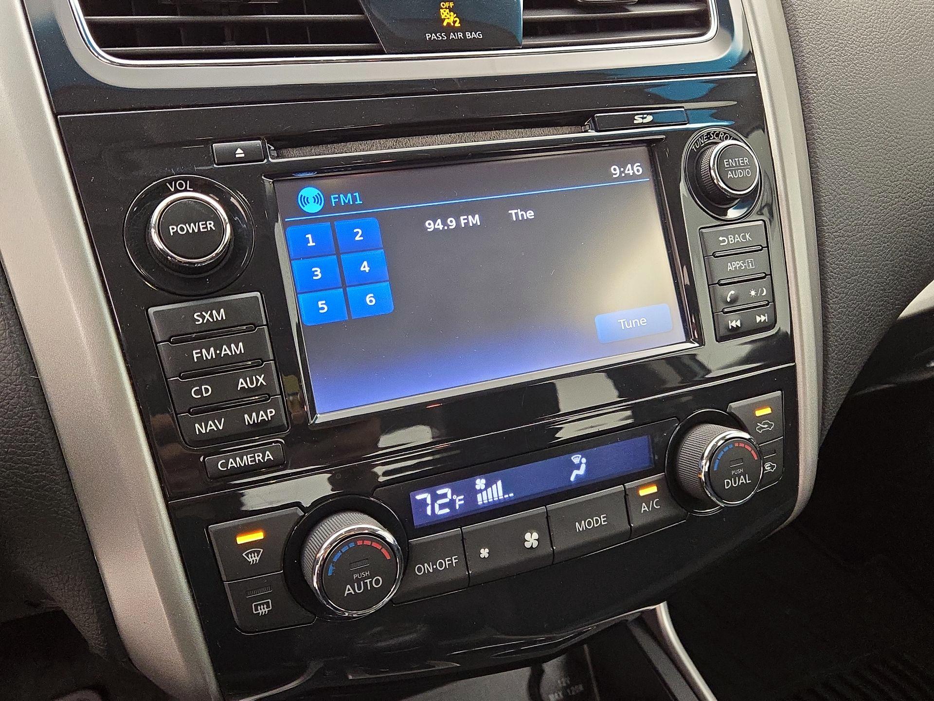 Thumbnail: 2015 Nissan Altima - 16