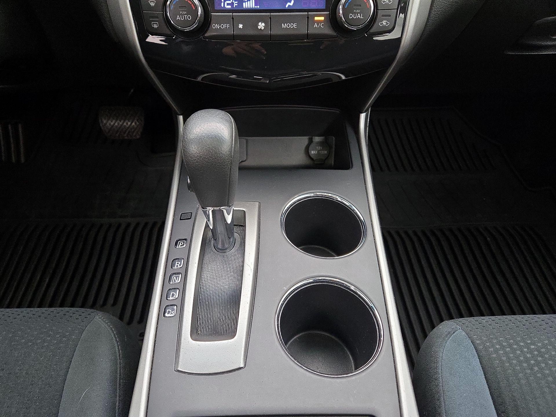 Thumbnail: 2015 Nissan Altima - 18