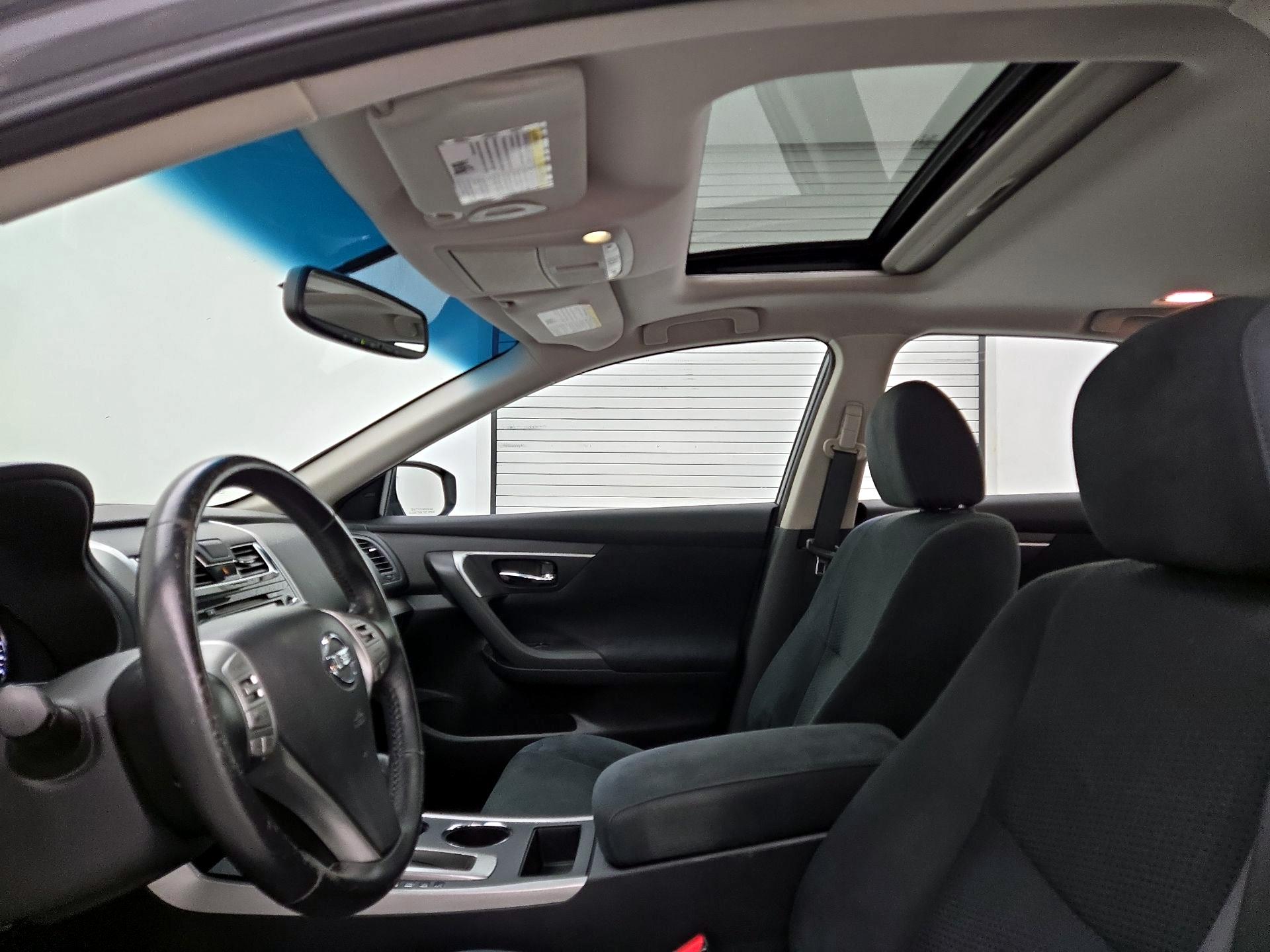 Thumbnail: 2015 Nissan Altima - 20