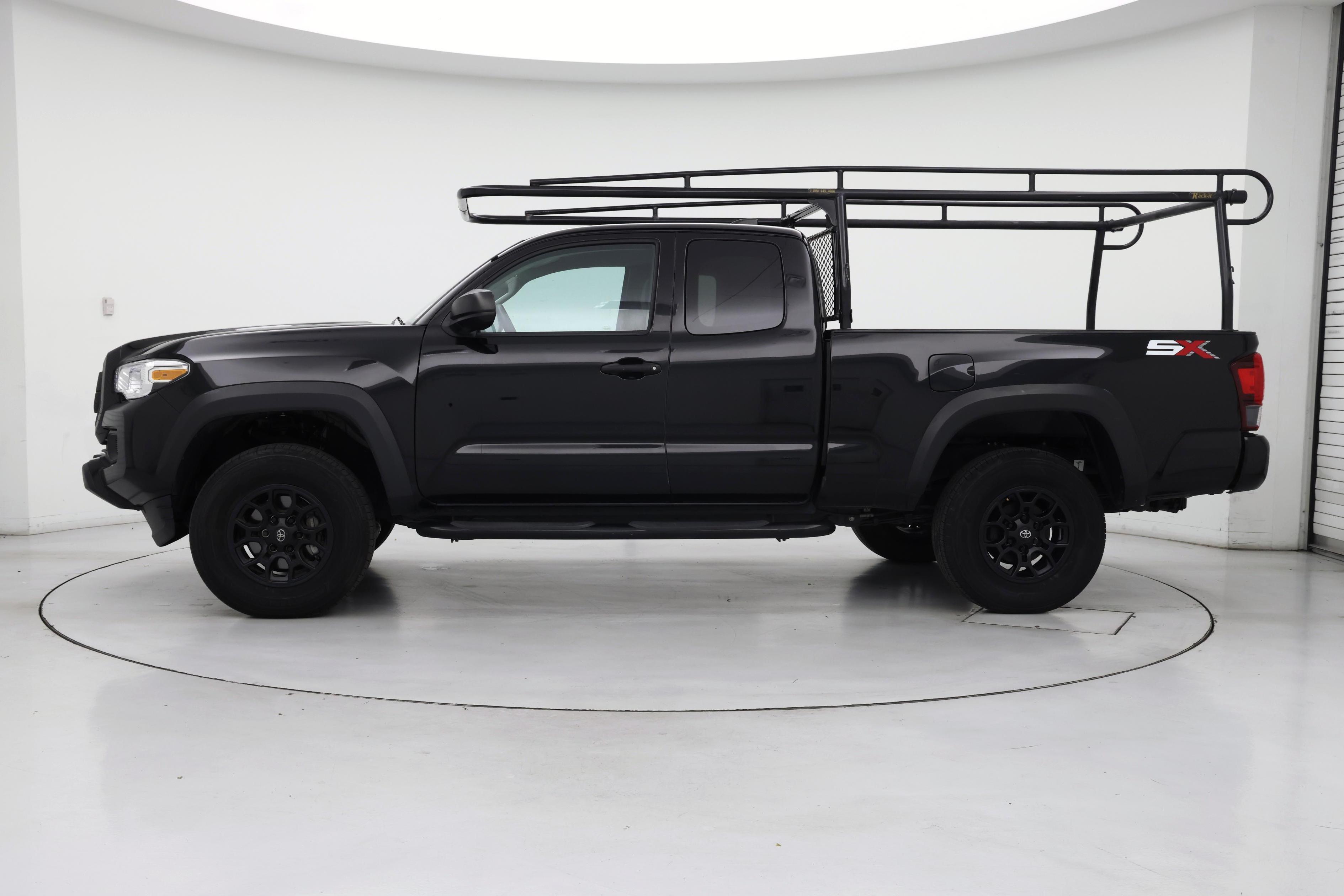 Thumbnail: 2022 Toyota Tacoma - 3