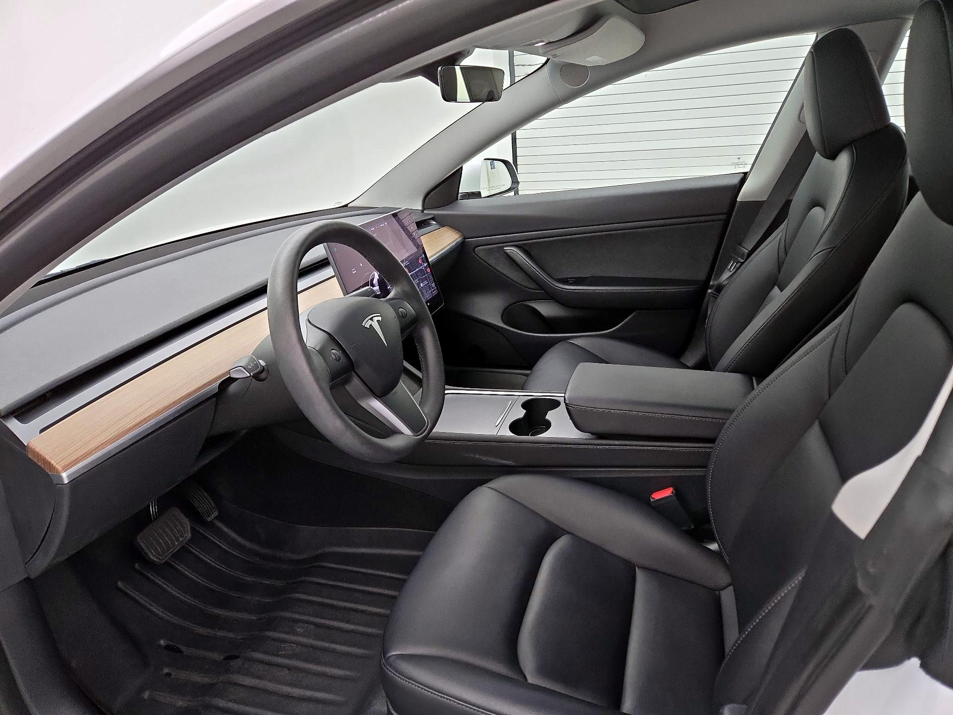 Thumbnail: 2023 Tesla Model 3 - 11