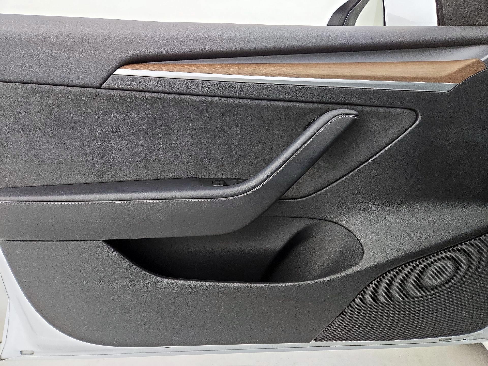 Thumbnail: 2023 Tesla Model 3 - 12