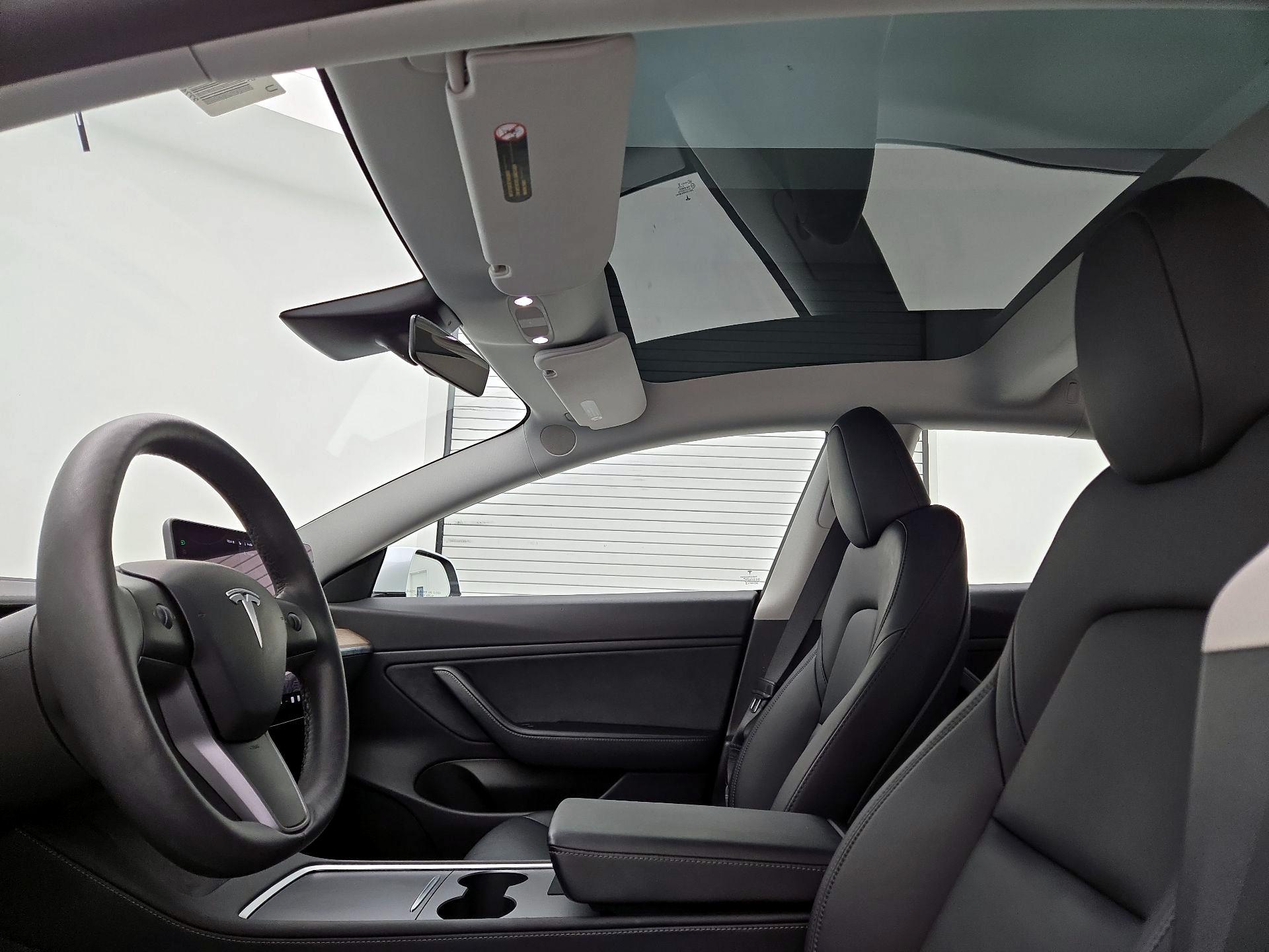 Thumbnail: 2023 Tesla Model 3 - 19