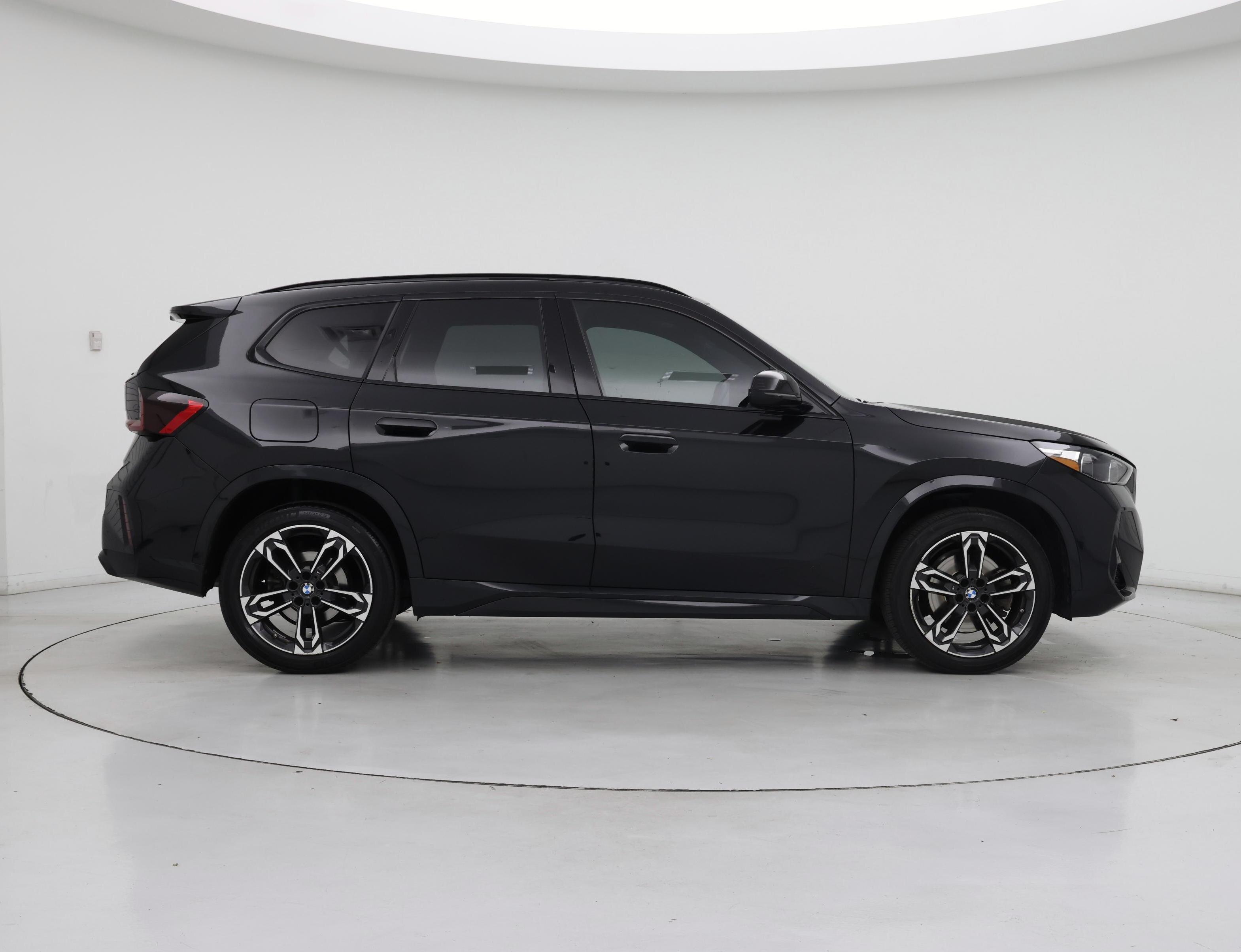 Thumbnail: 2023 BMW X1 - 7