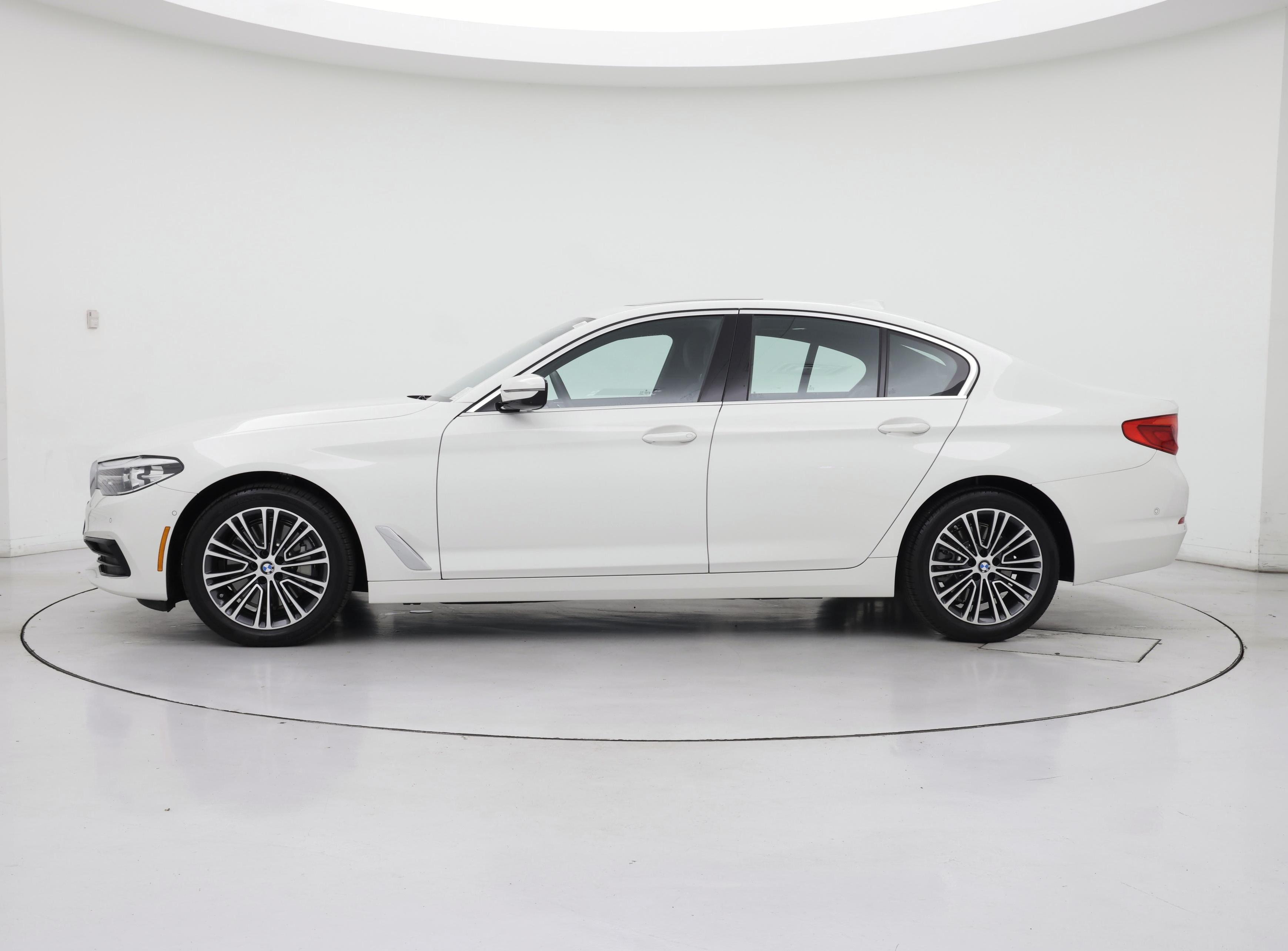 Thumbnail: 2020 BMW 5 Series - 3