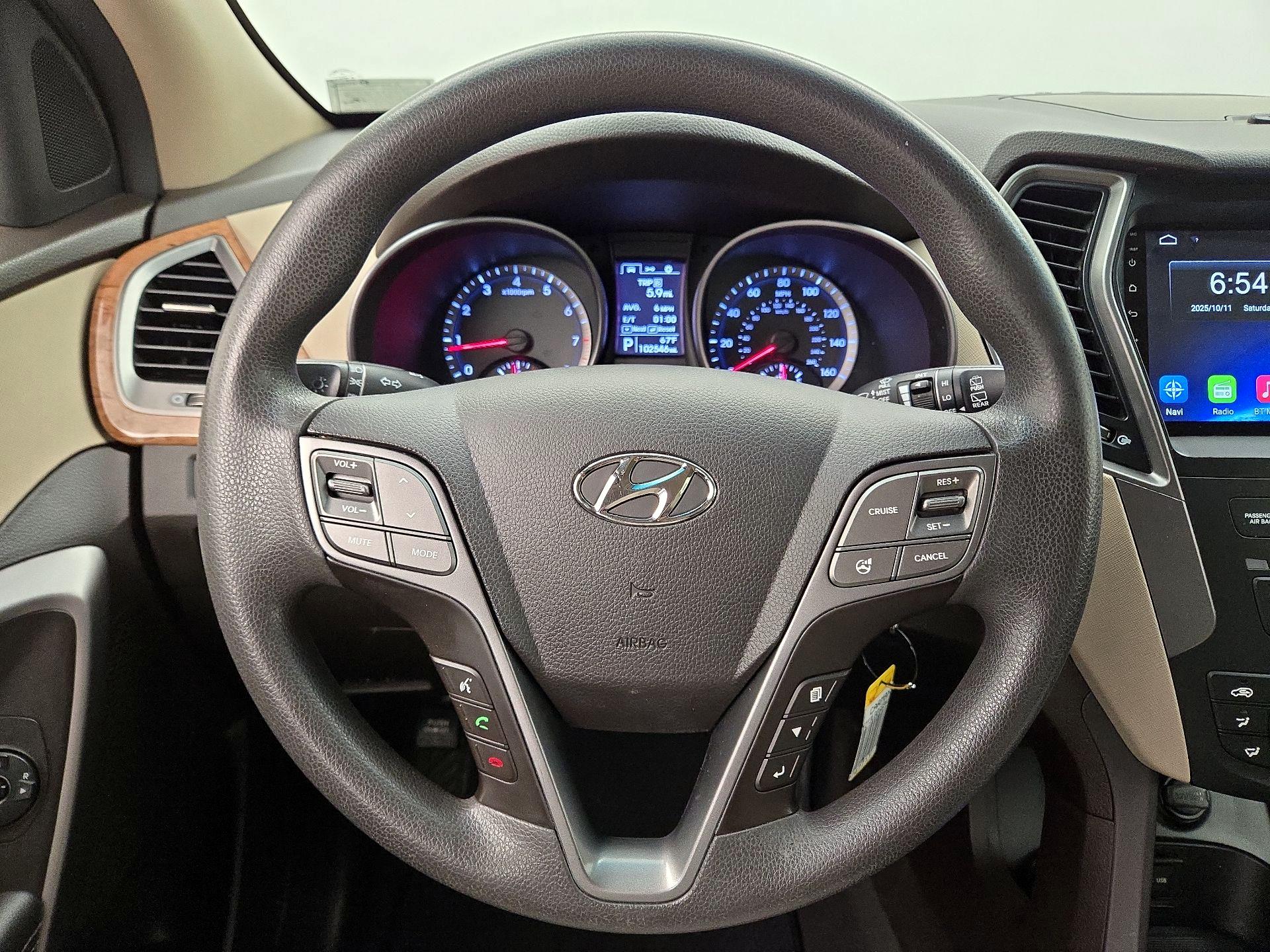 Thumbnail: 2016 Hyundai Santa Fe - 10