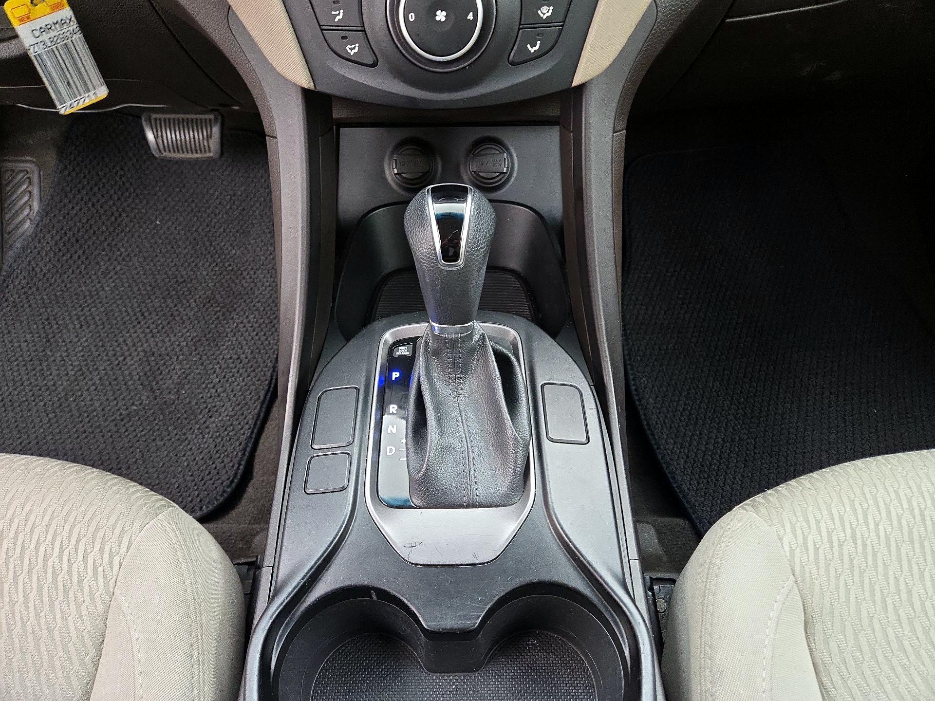 Thumbnail: 2016 Hyundai Santa Fe - 16