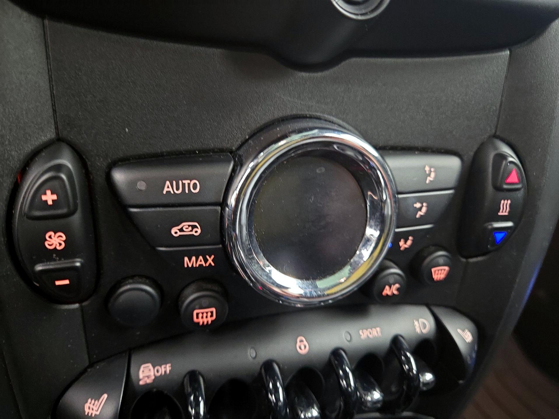 Thumbnail: 2016 MINI Cooper Countryman - 14