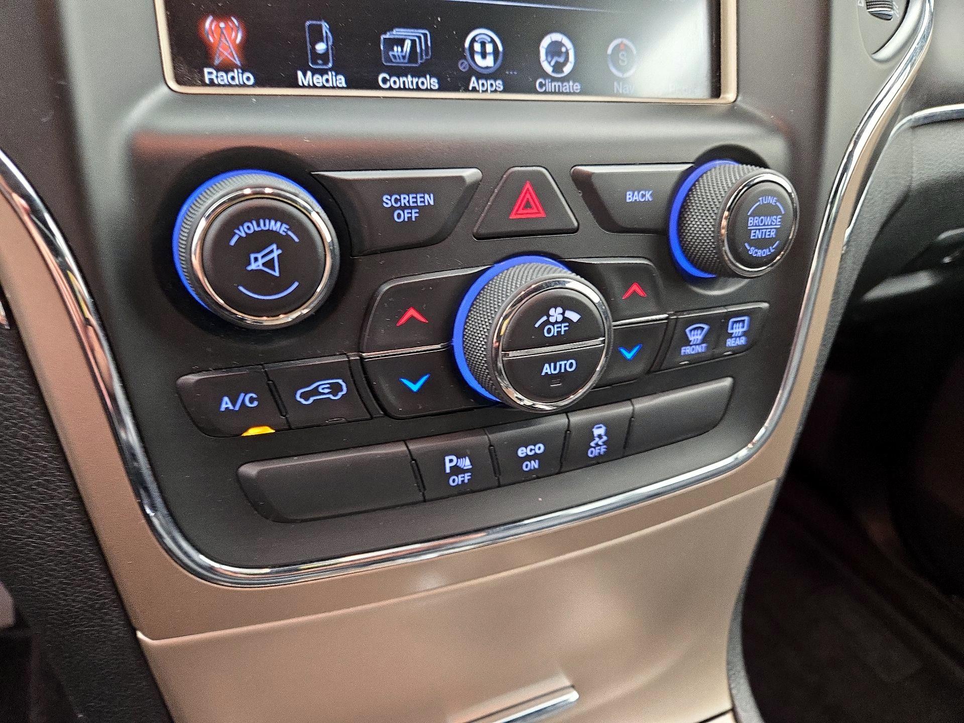 Thumbnail: 2015 Jeep Grand Cherokee - 17