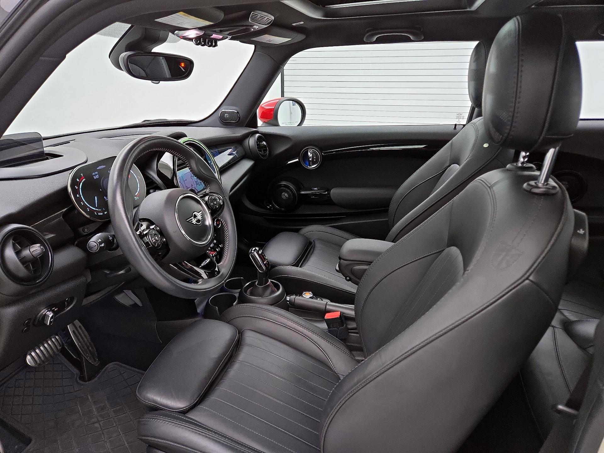Thumbnail: 2021 MINI Cooper Hardtop - 11