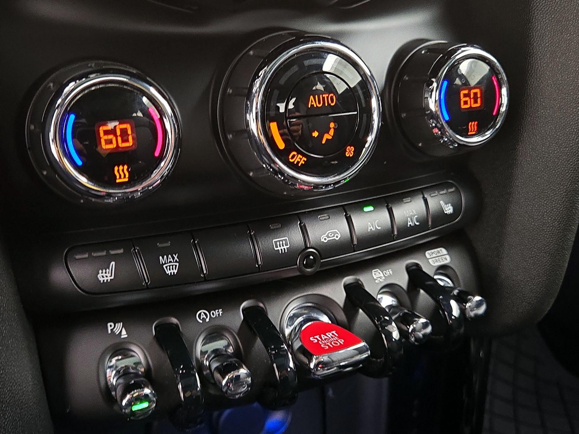 Thumbnail: 2021 MINI Cooper Hardtop - 17