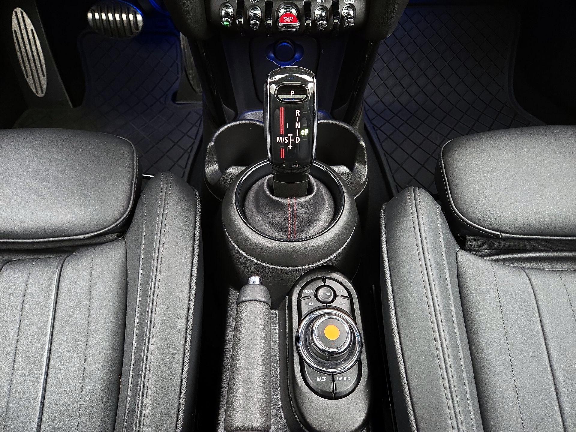 Thumbnail: 2021 MINI Cooper Hardtop - 18