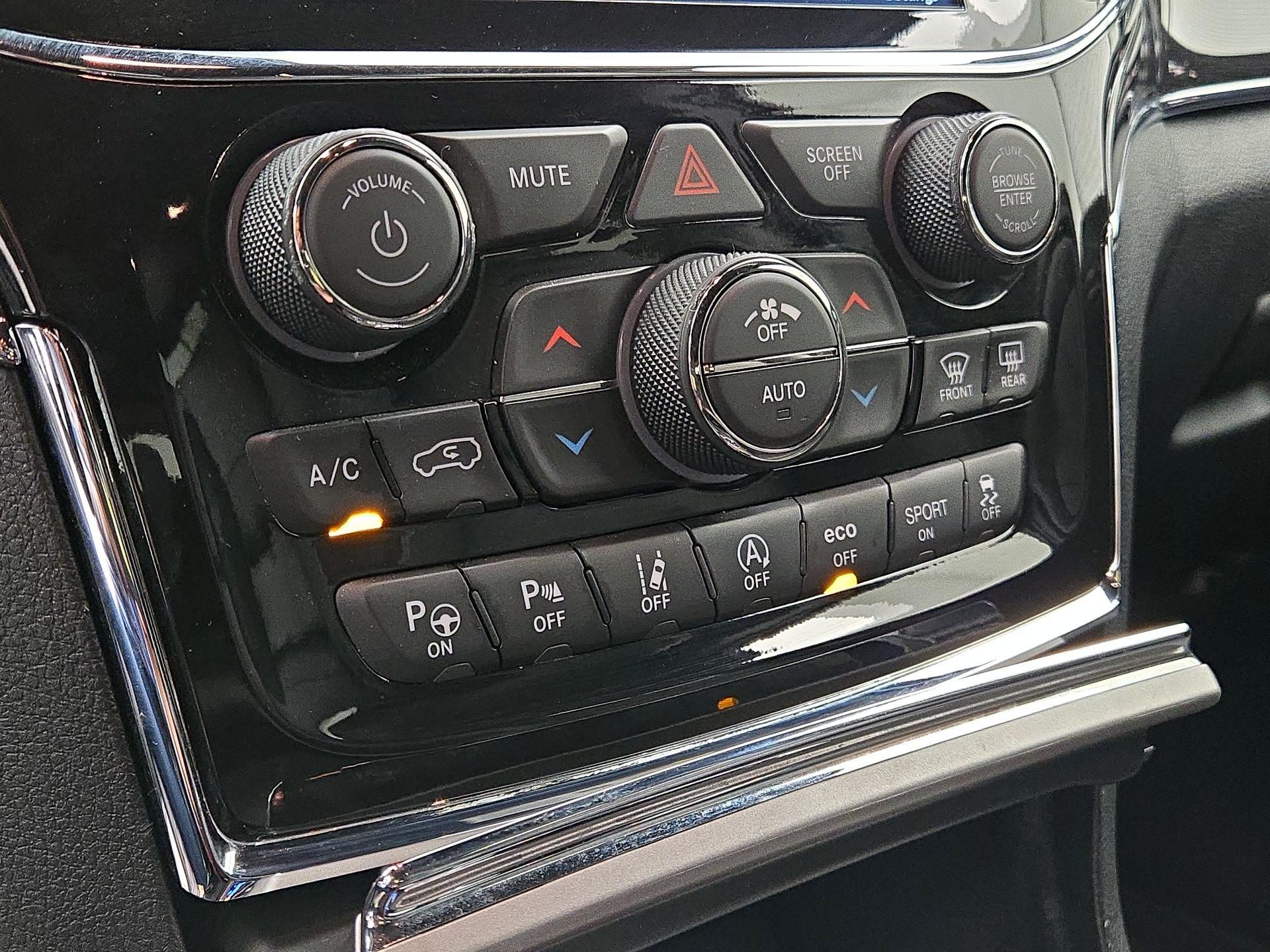 Thumbnail: 2021 Jeep Grand Cherokee - 17