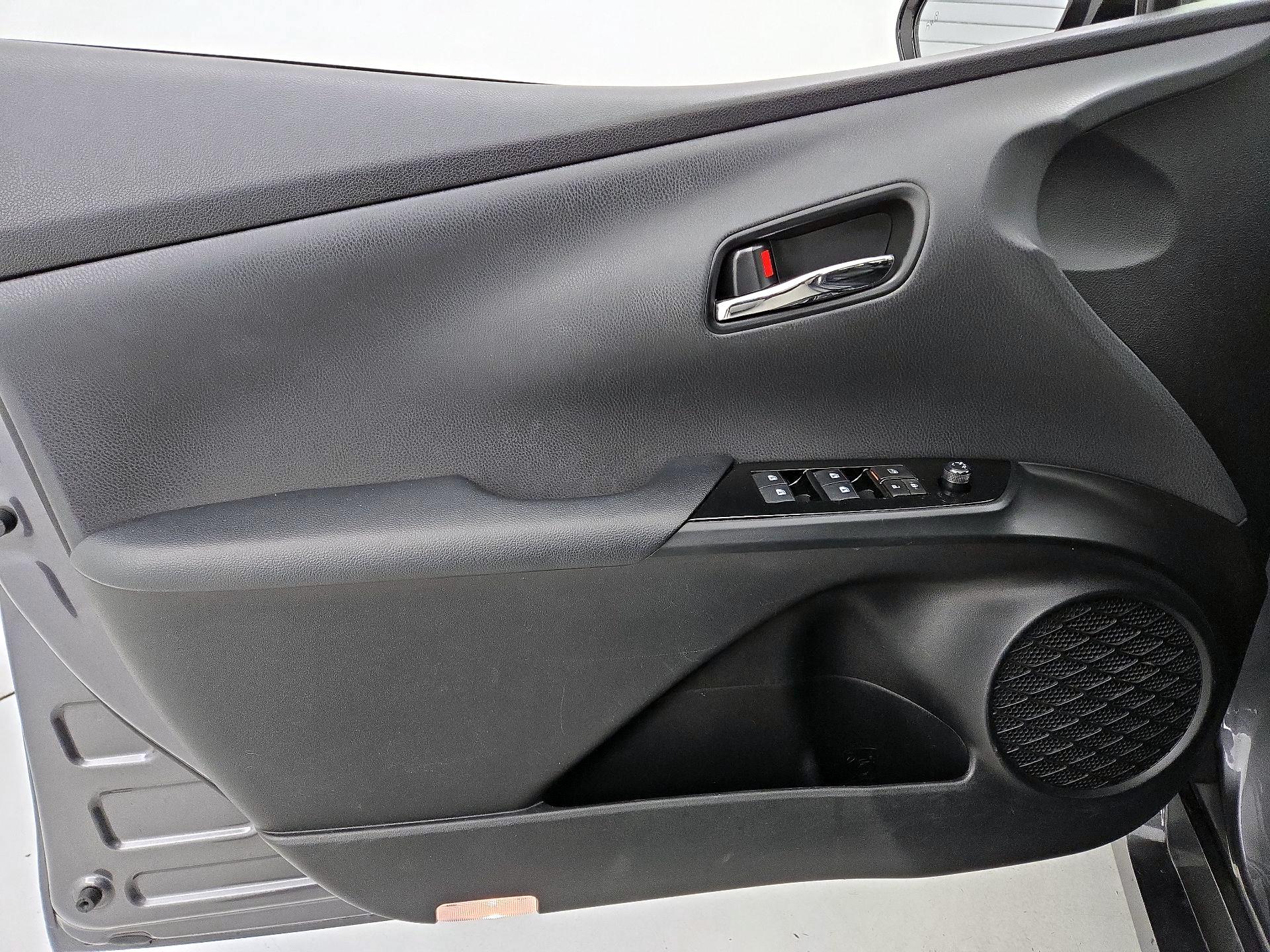 Thumbnail: 2017 Toyota Prius - 12