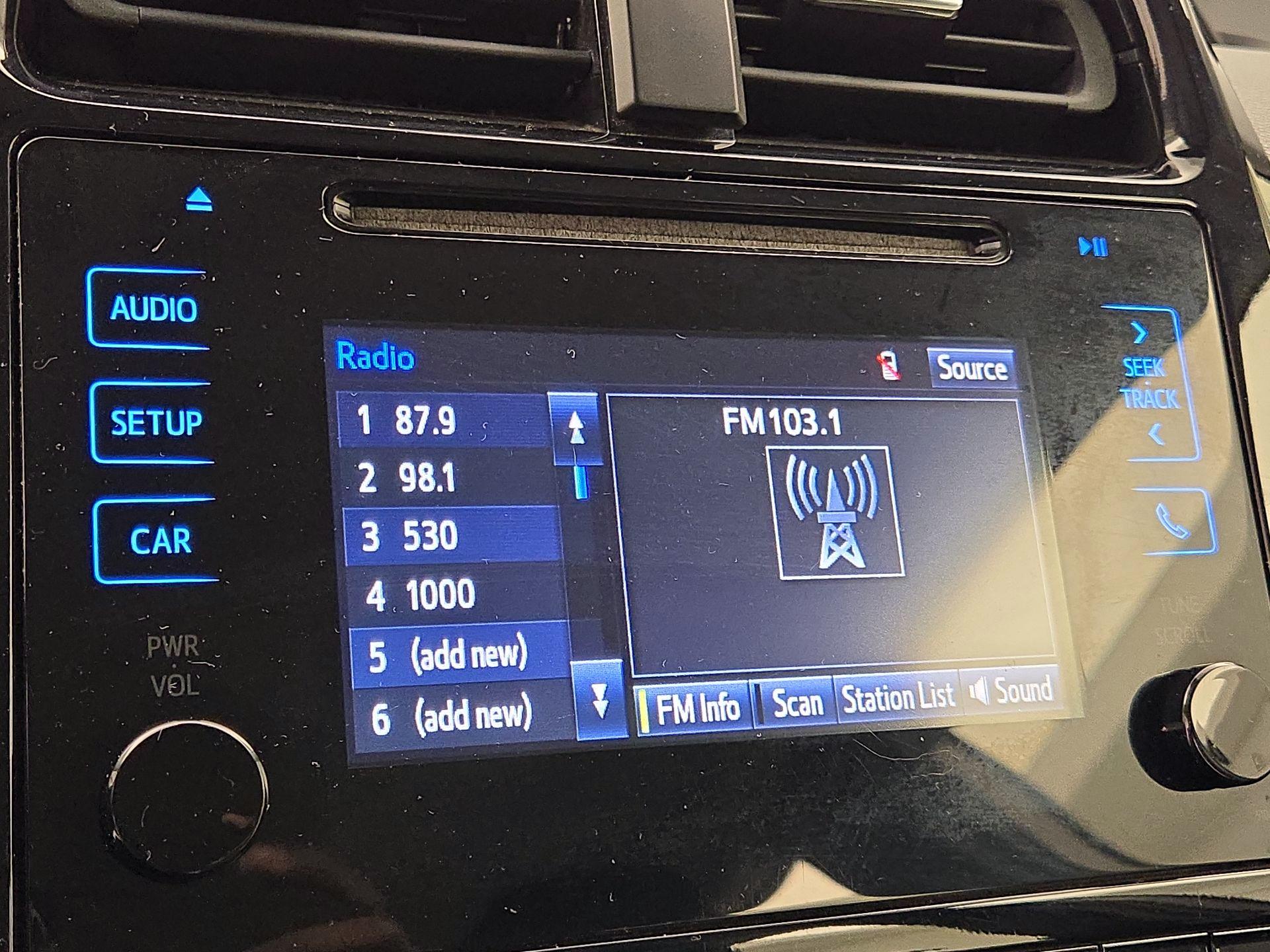 Thumbnail: 2017 Toyota Prius - 15