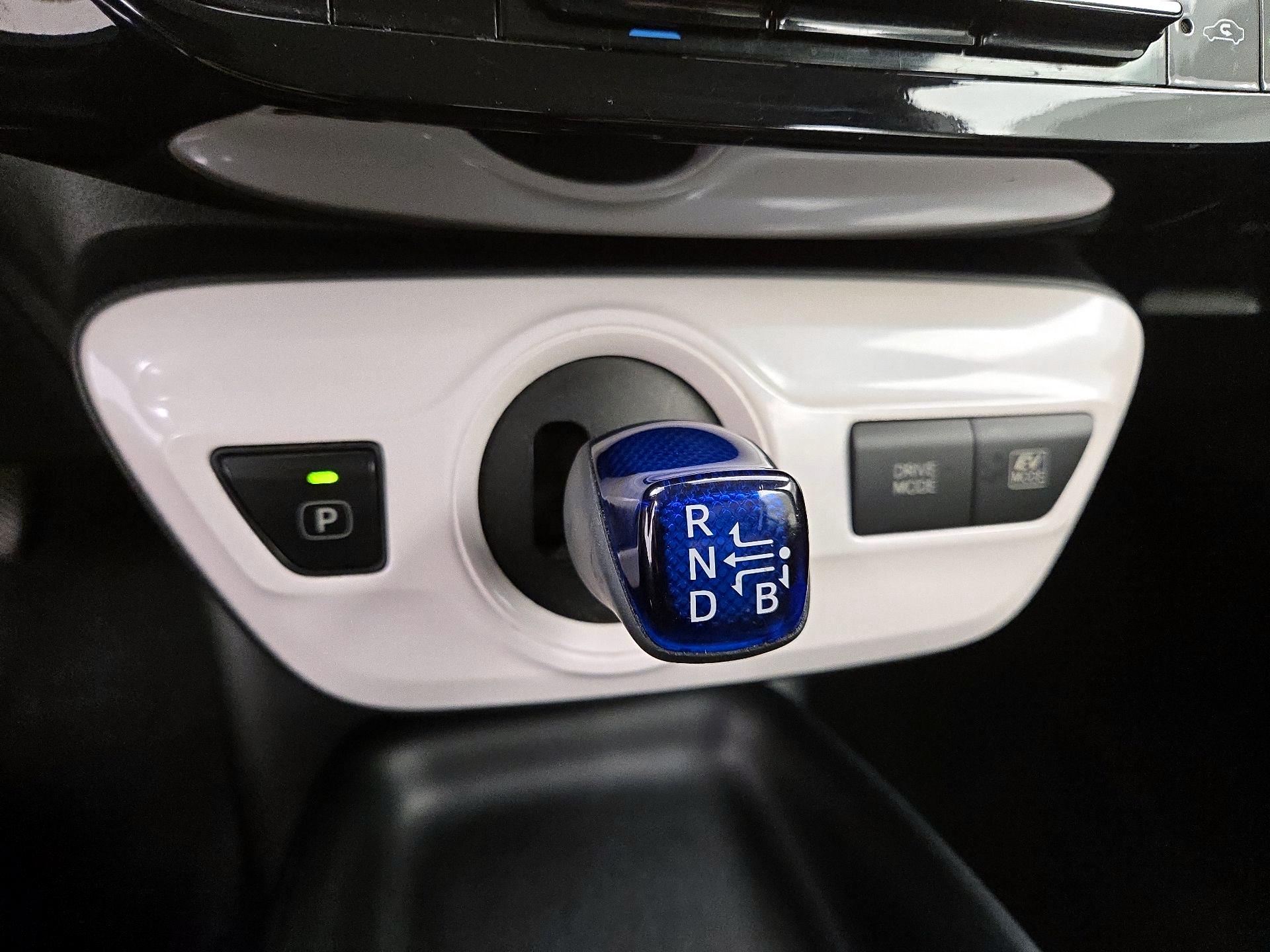 Thumbnail: 2017 Toyota Prius - 17