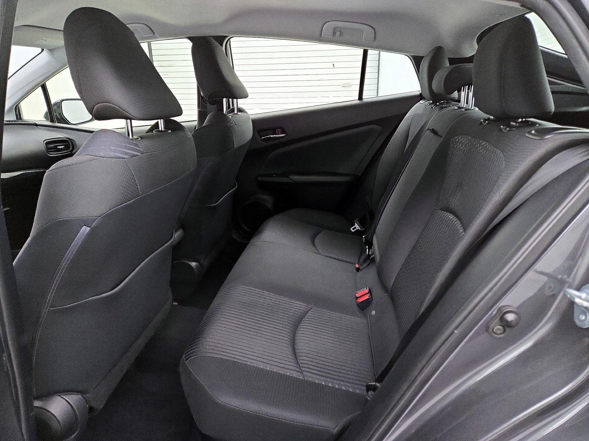 Thumbnail: 2017 Toyota Prius - 18