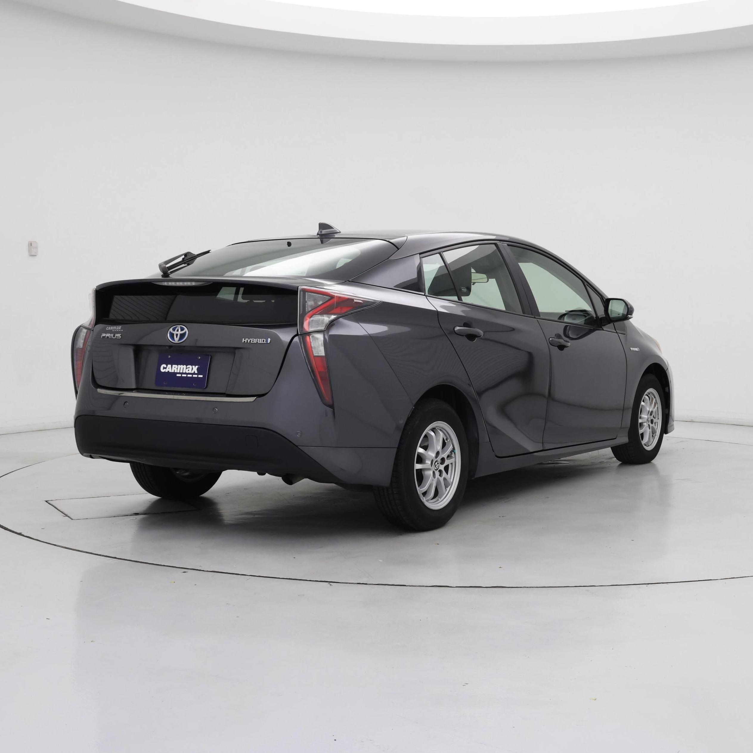 Thumbnail: 2017 Toyota Prius - 8