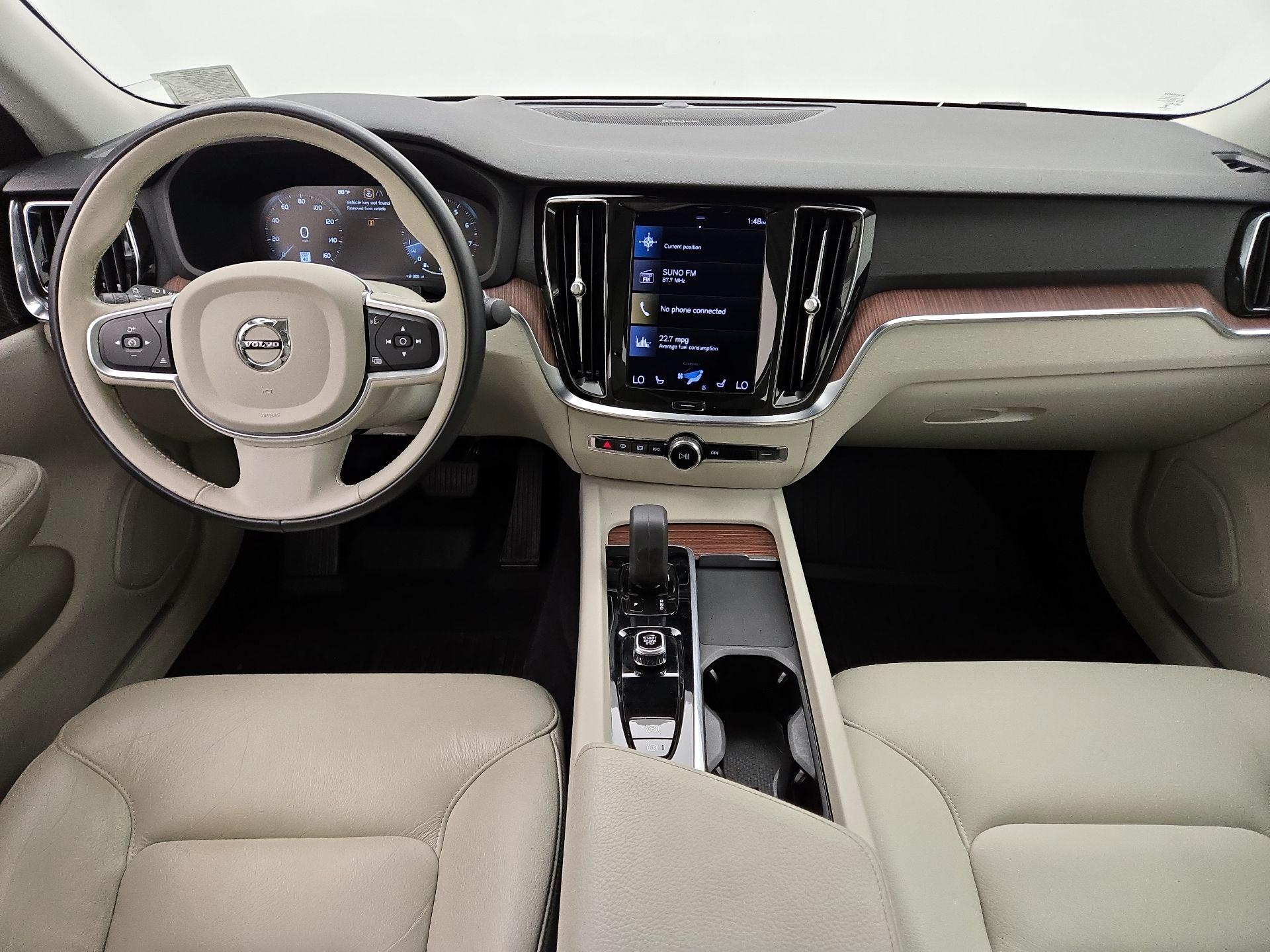 Thumbnail: 2022 Volvo S60 - 9