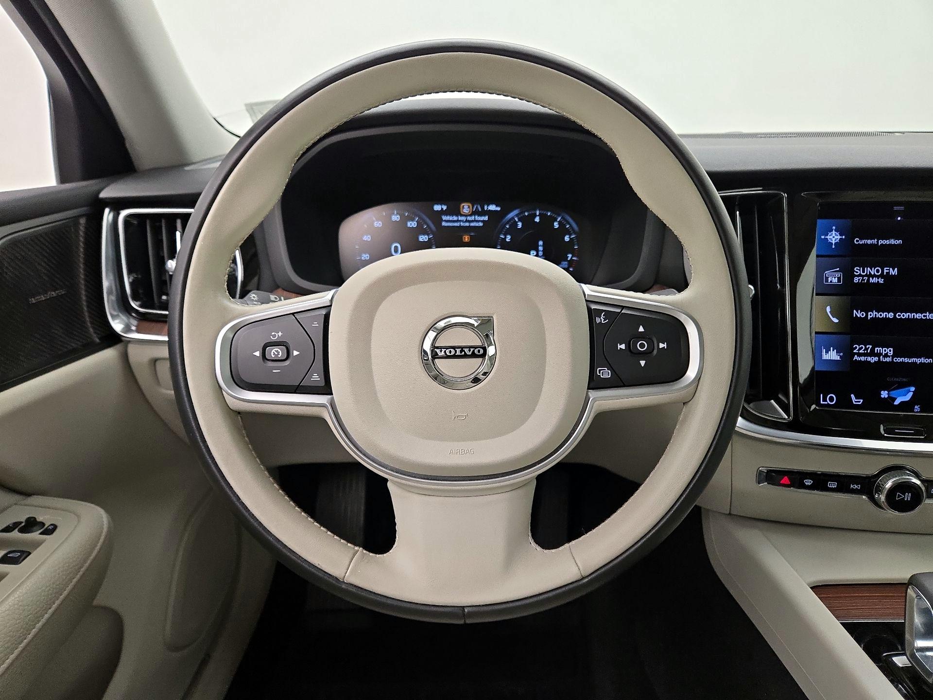 Thumbnail: 2022 Volvo S60 - 10