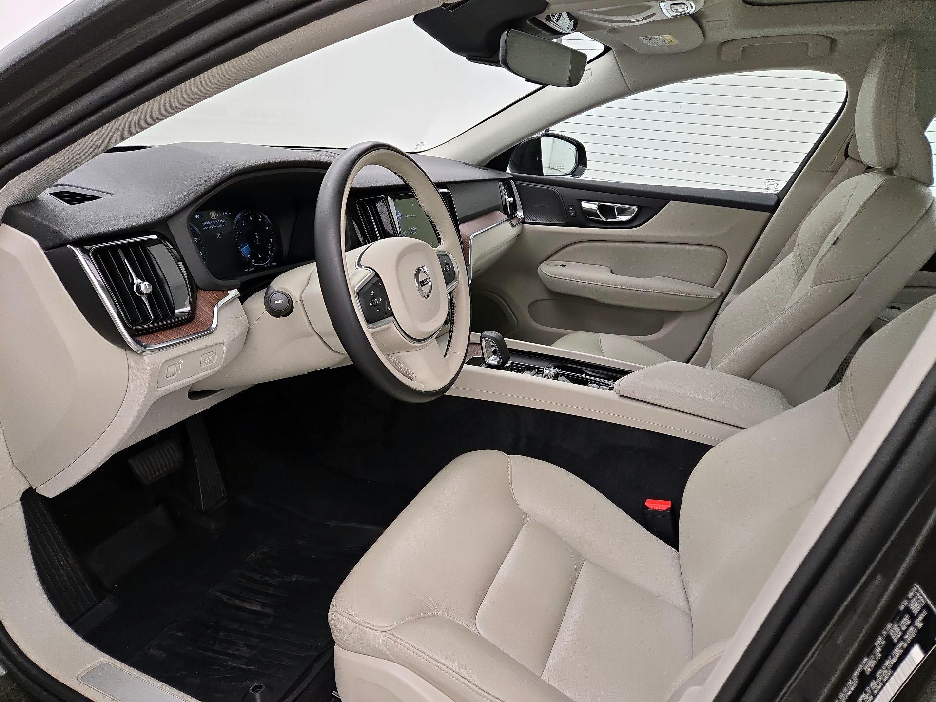 Thumbnail: 2022 Volvo S60 - 11