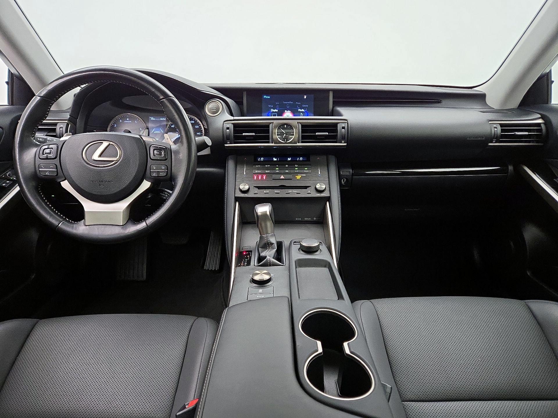 Thumbnail: 2019 Lexus IS - 9