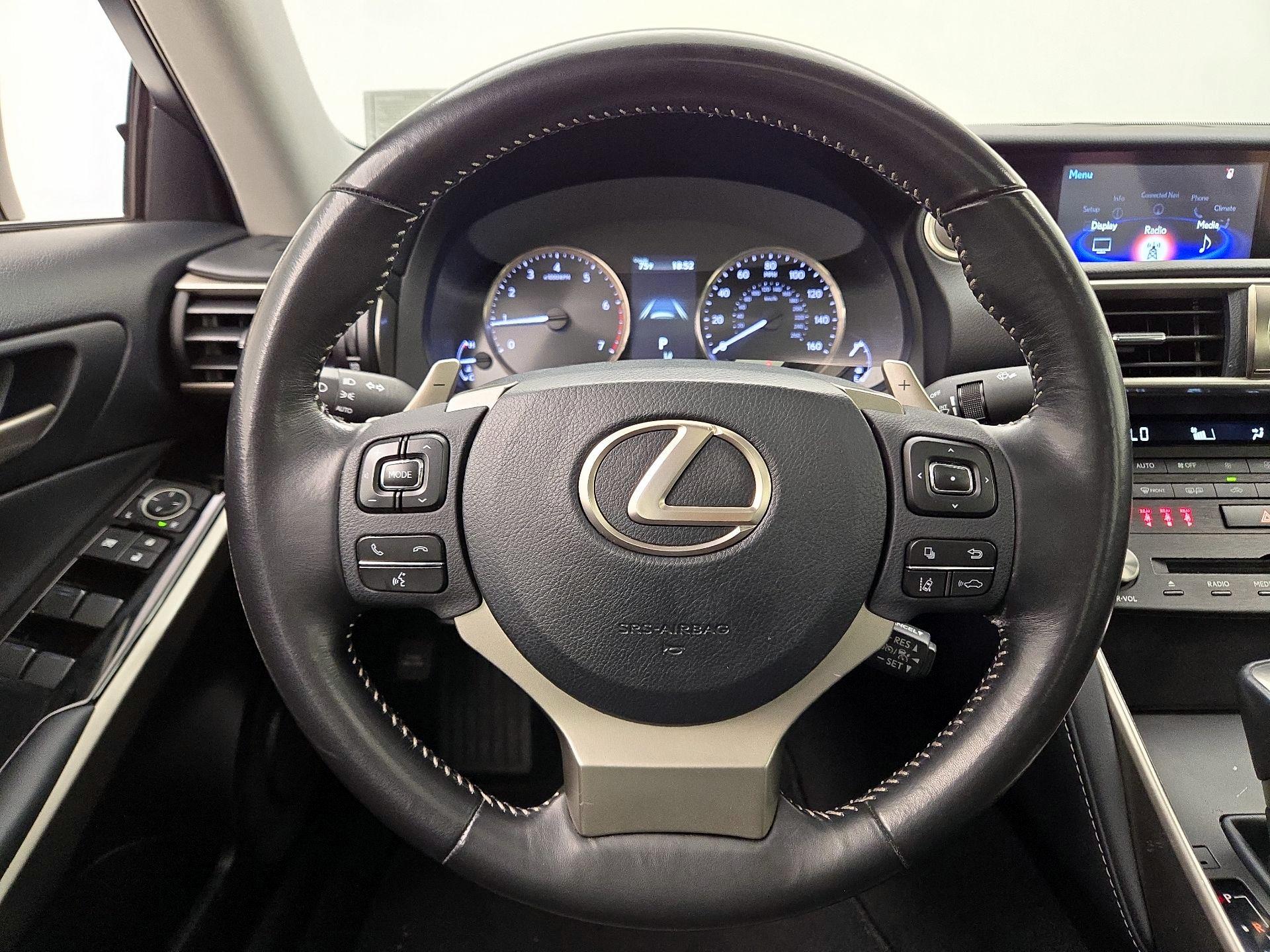 Thumbnail: 2019 Lexus IS - 10