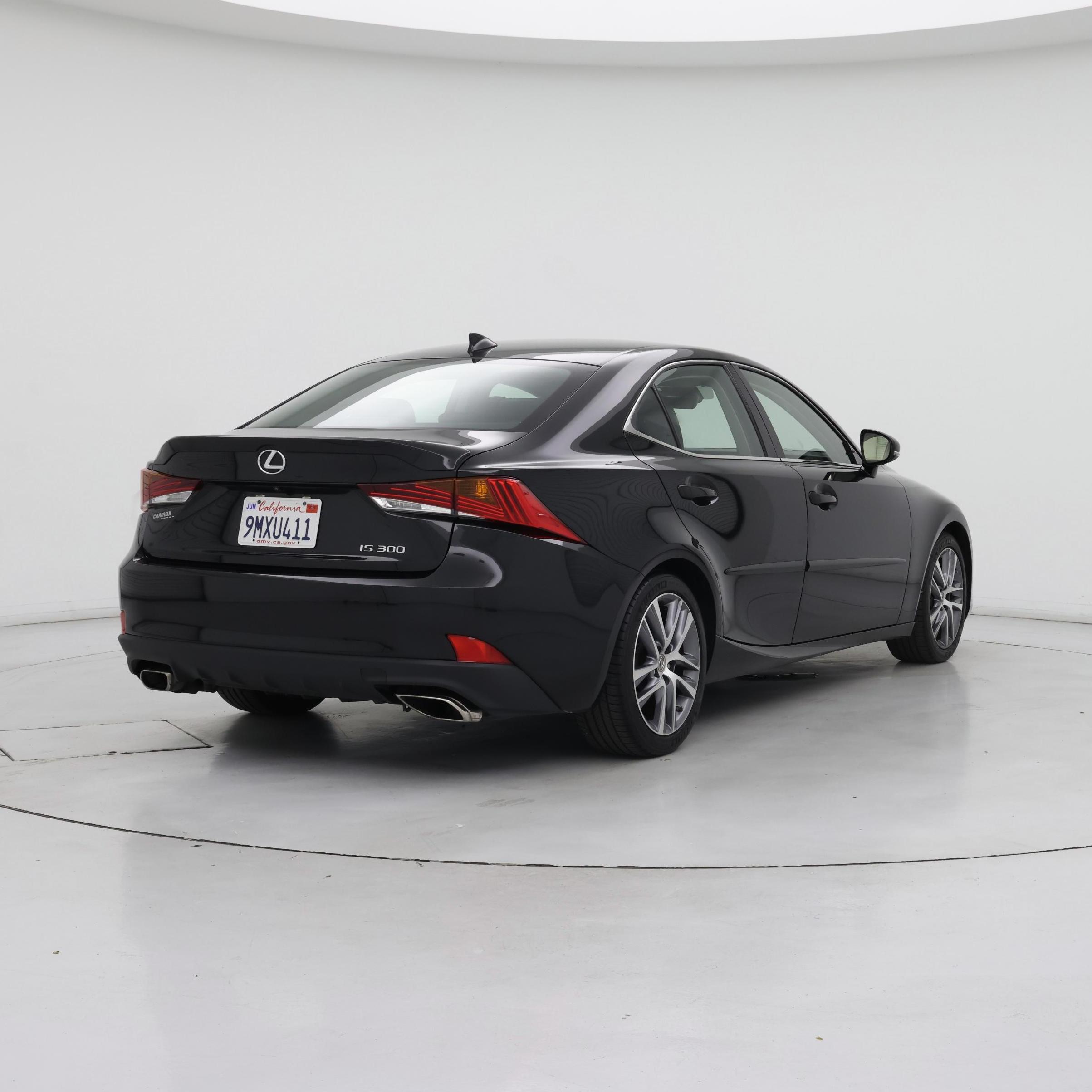 Thumbnail: 2019 Lexus IS - 8