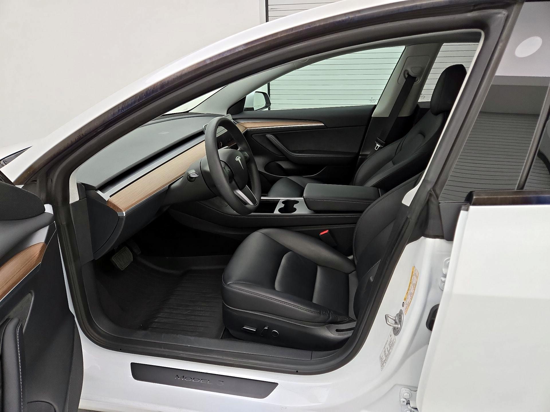 Thumbnail: 2023 Tesla Model 3 - 11