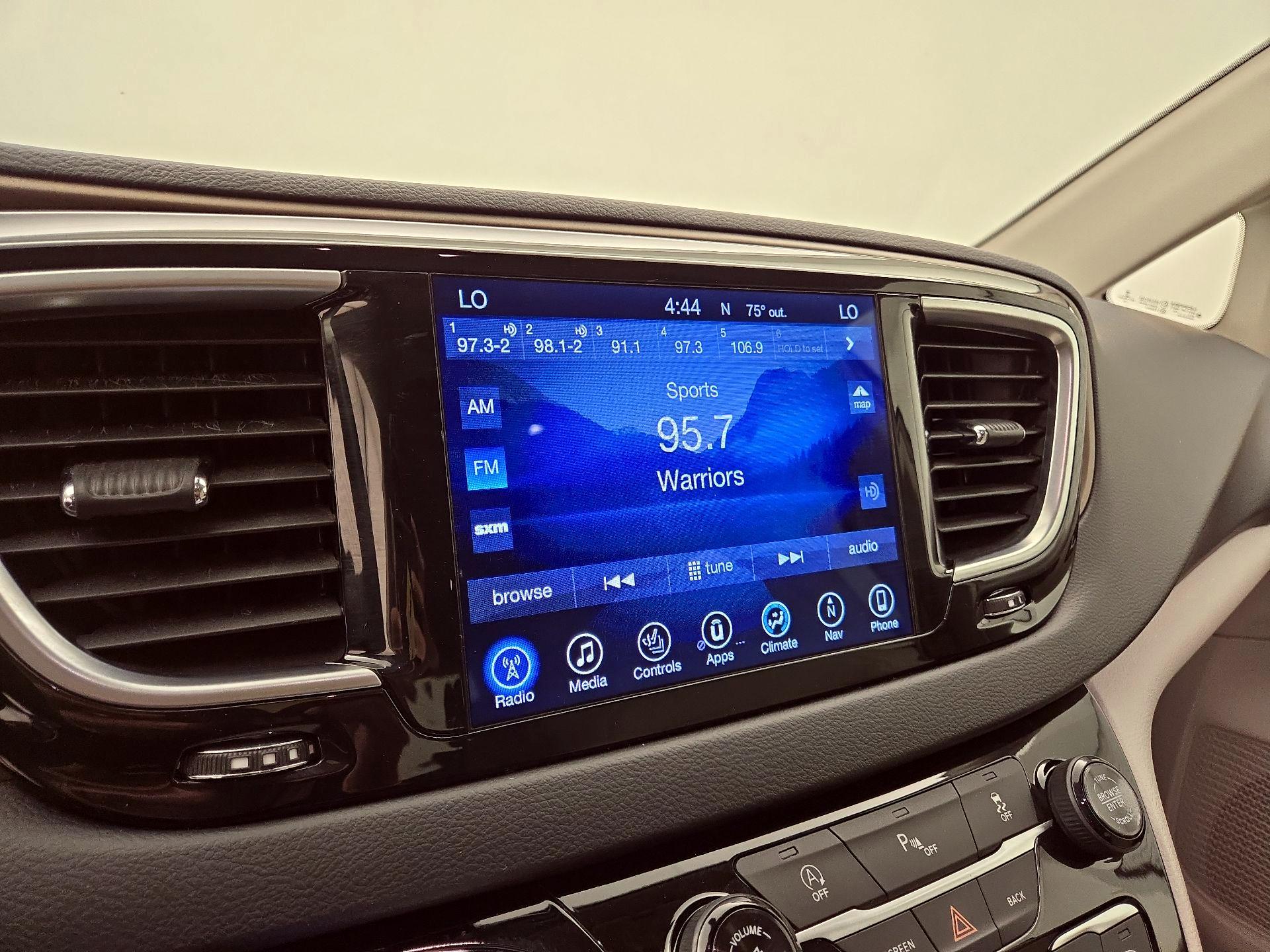 Thumbnail: 2017 Chrysler Pacifica - 16