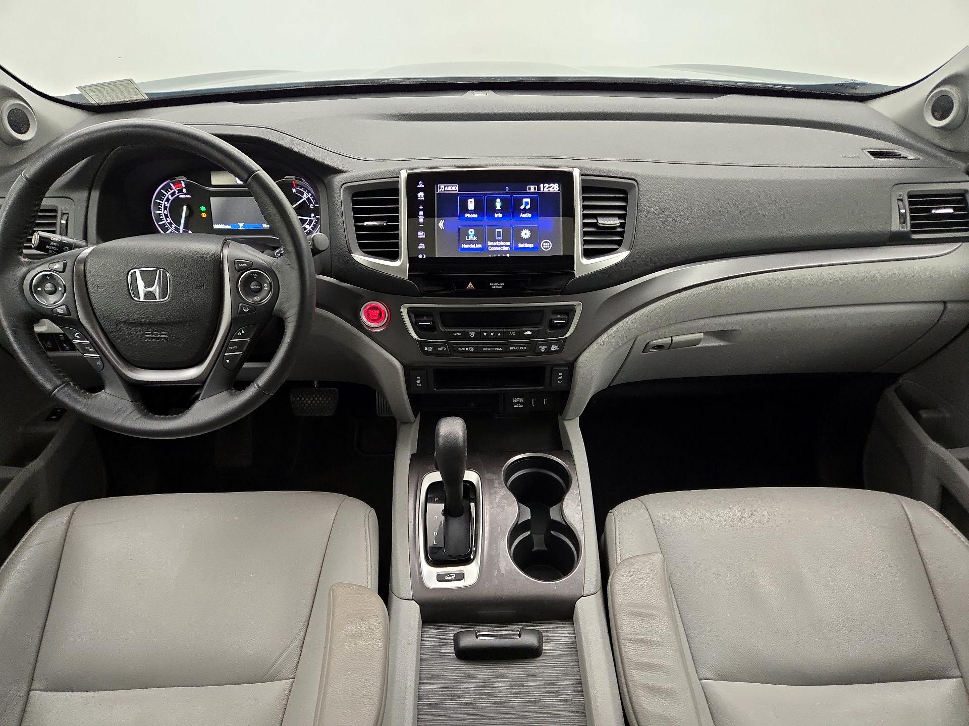 Thumbnail: 2017 Honda Pilot - 9
