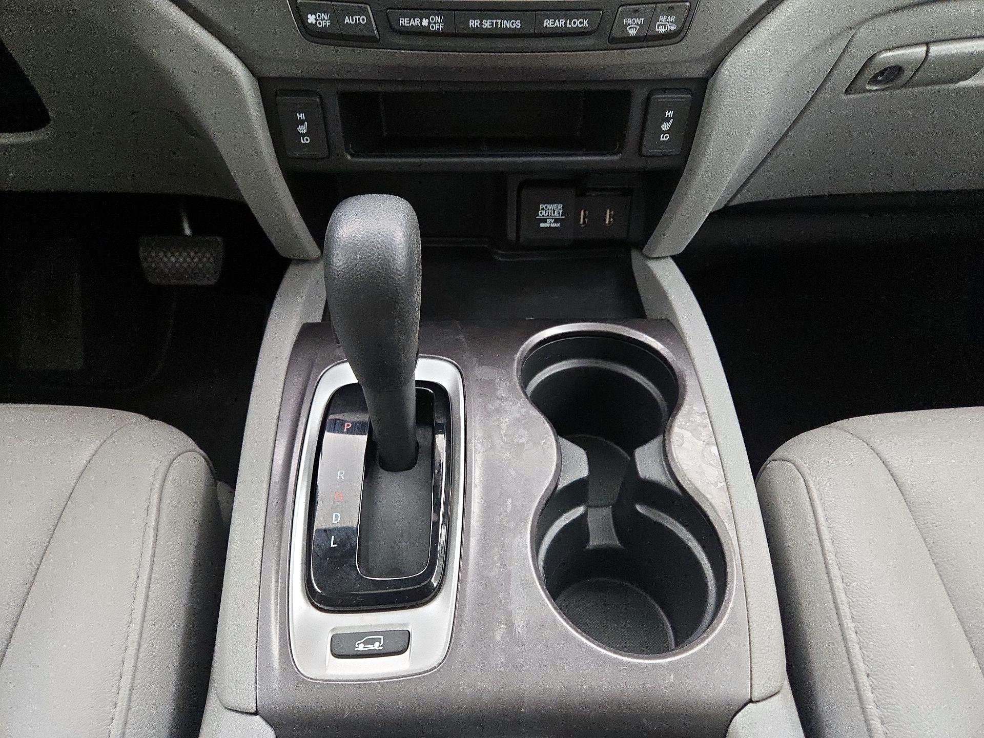 Thumbnail: 2017 Honda Pilot - 17