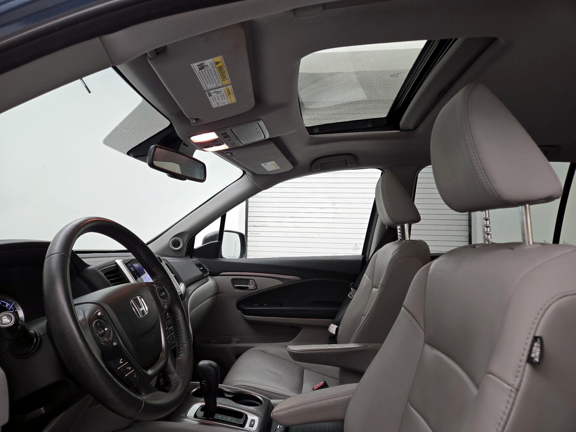 Thumbnail: 2017 Honda Pilot - 19