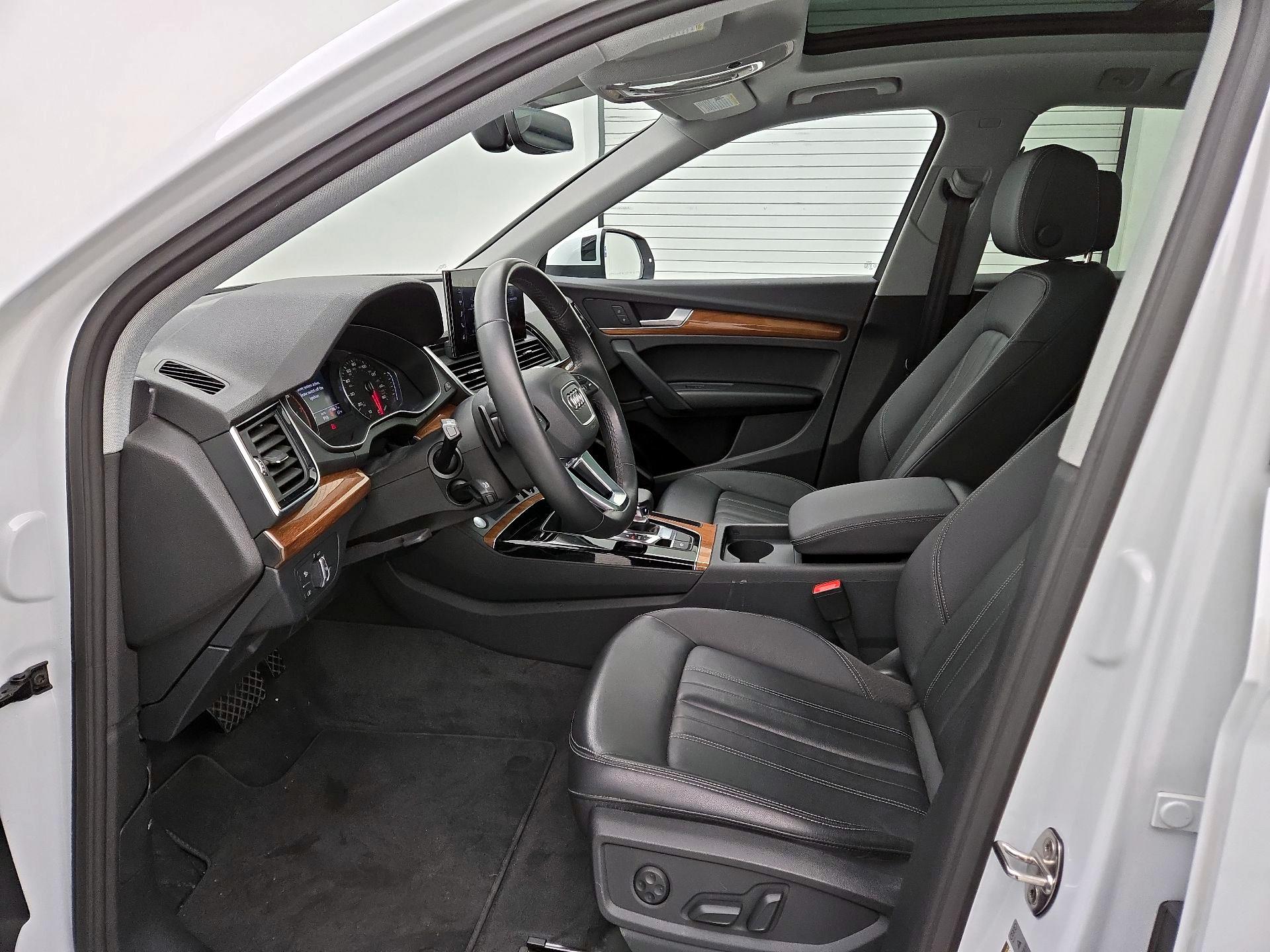 Thumbnail: 2023 Audi Q5 - 11