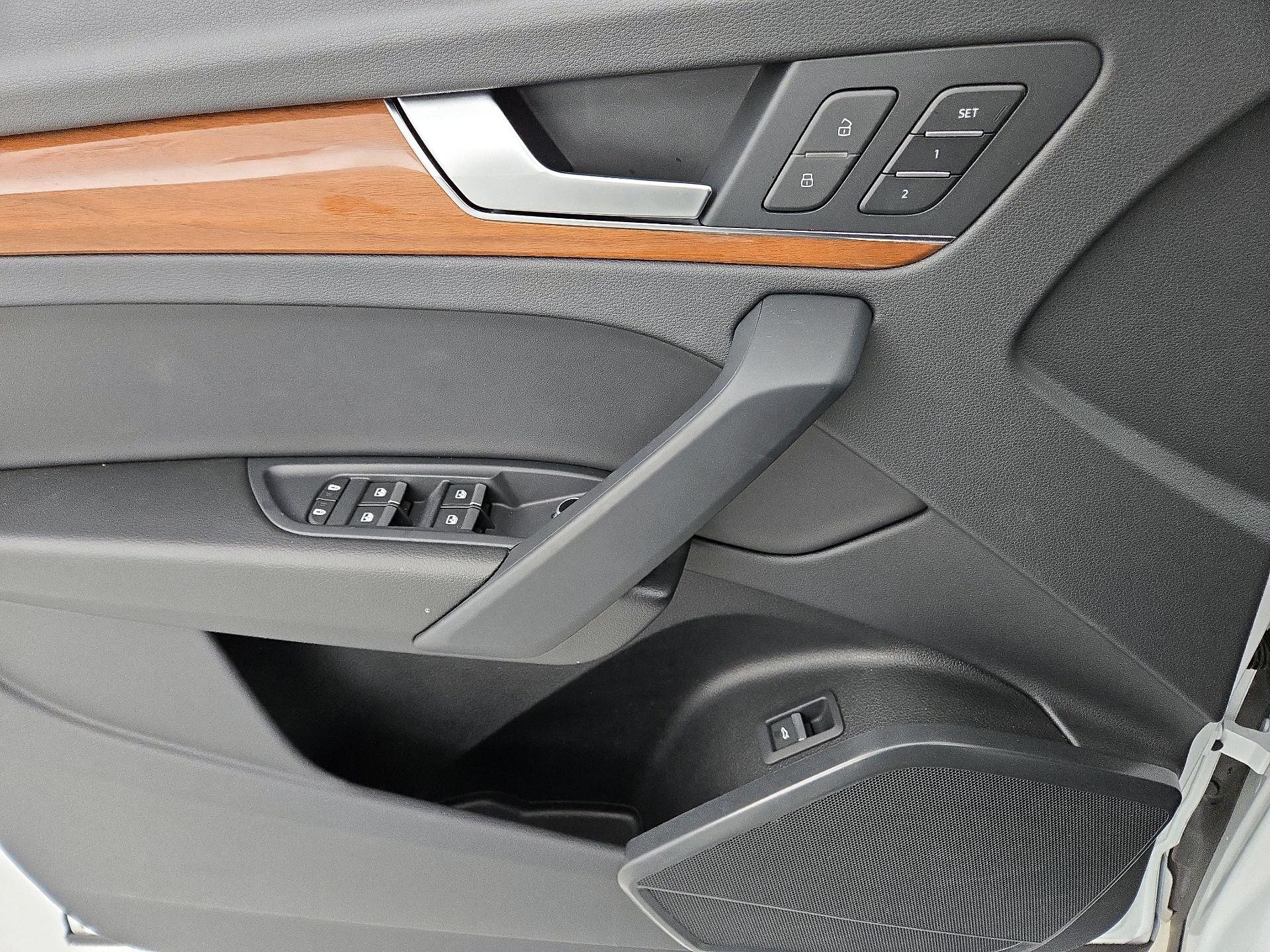 Thumbnail: 2023 Audi Q5 - 12