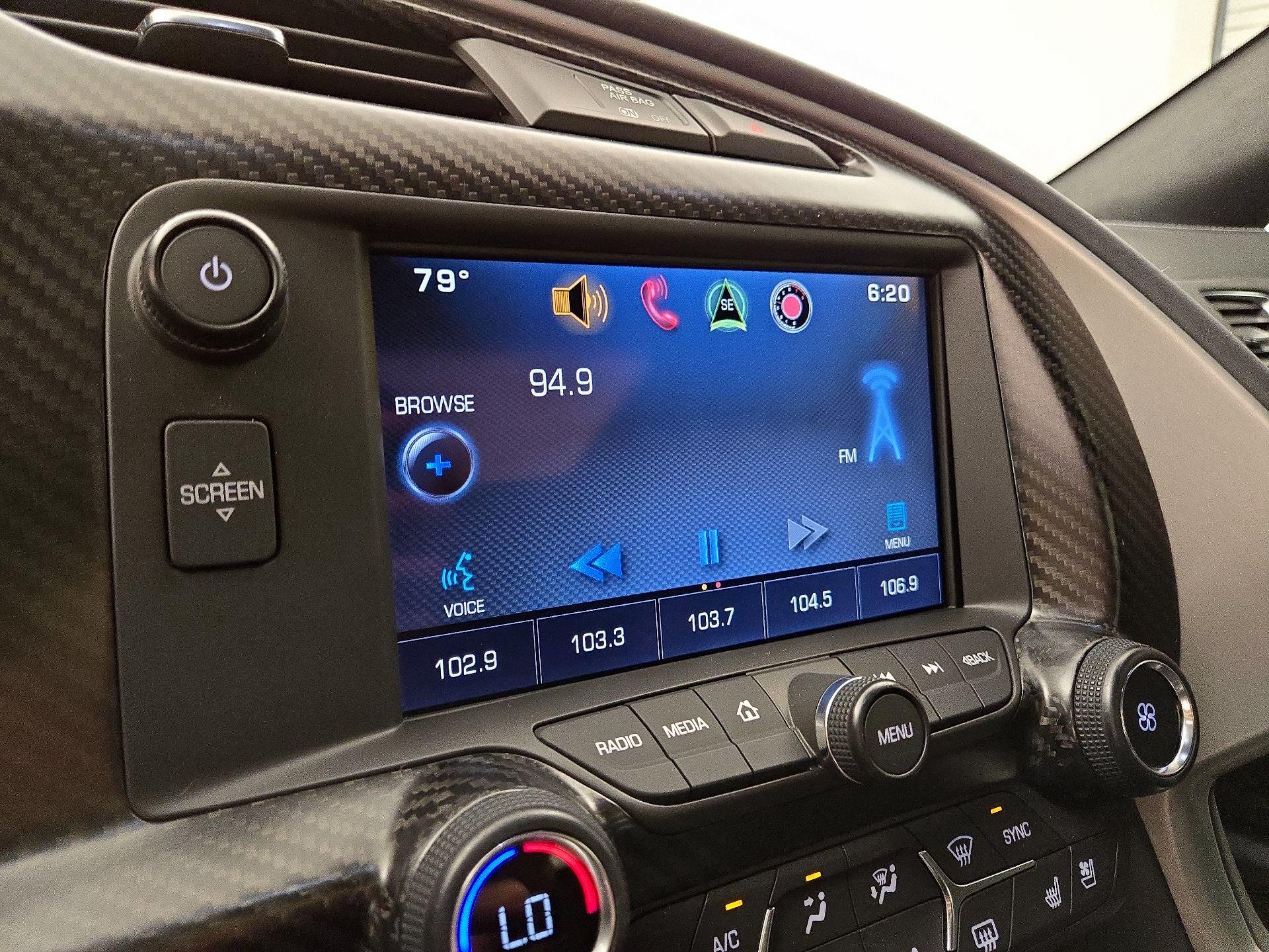 Thumbnail: 2015 Chevrolet Corvette - 16