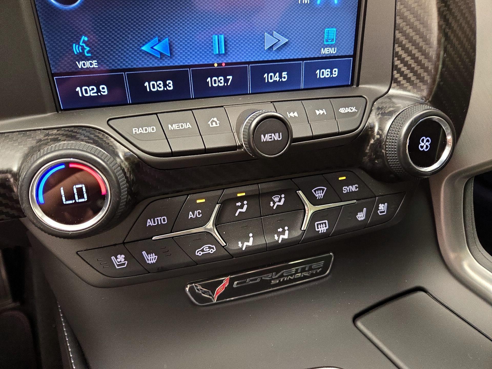 Thumbnail: 2015 Chevrolet Corvette - 17