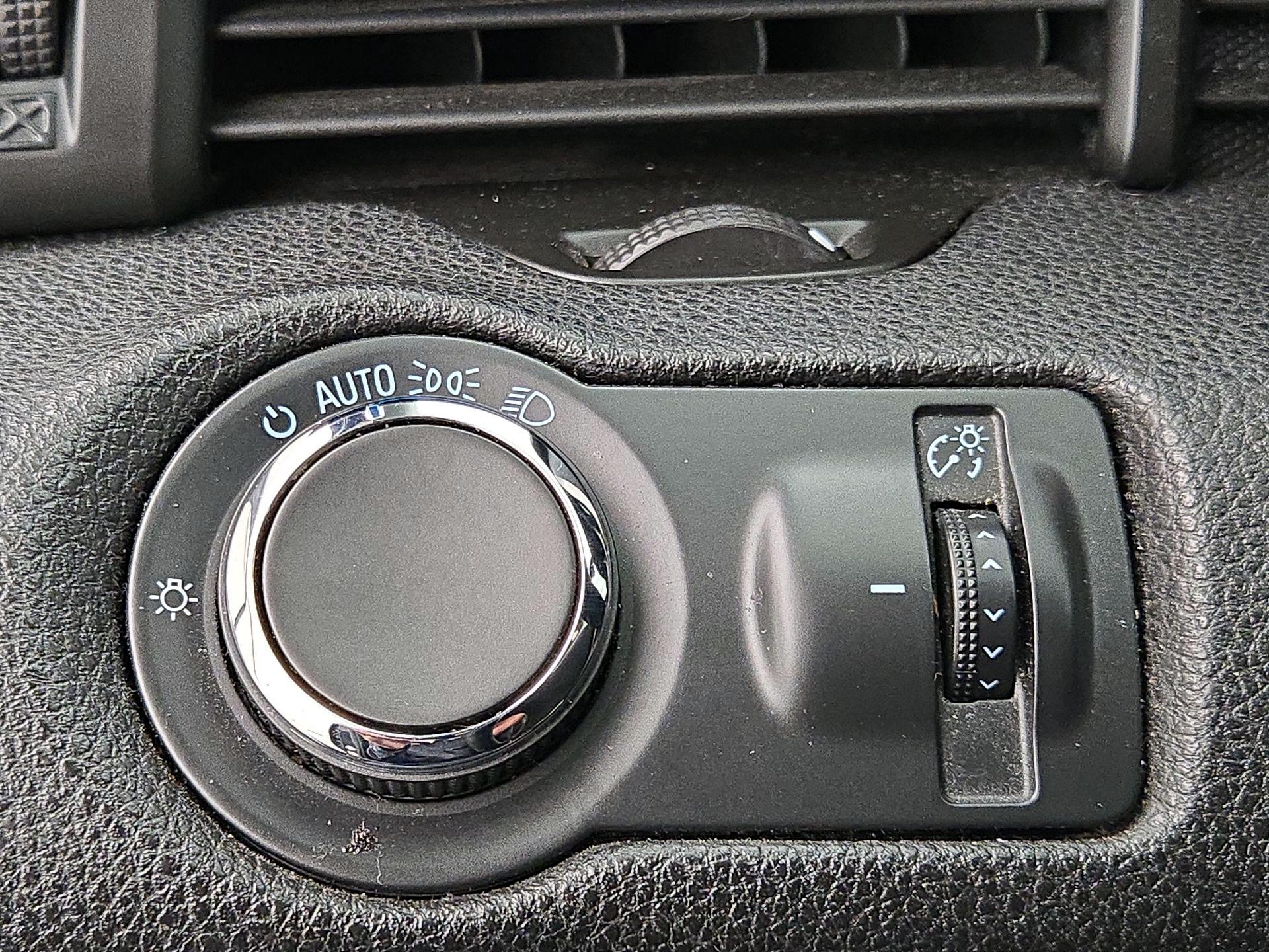 Thumbnail: 2014 Chevrolet Malibu - 13